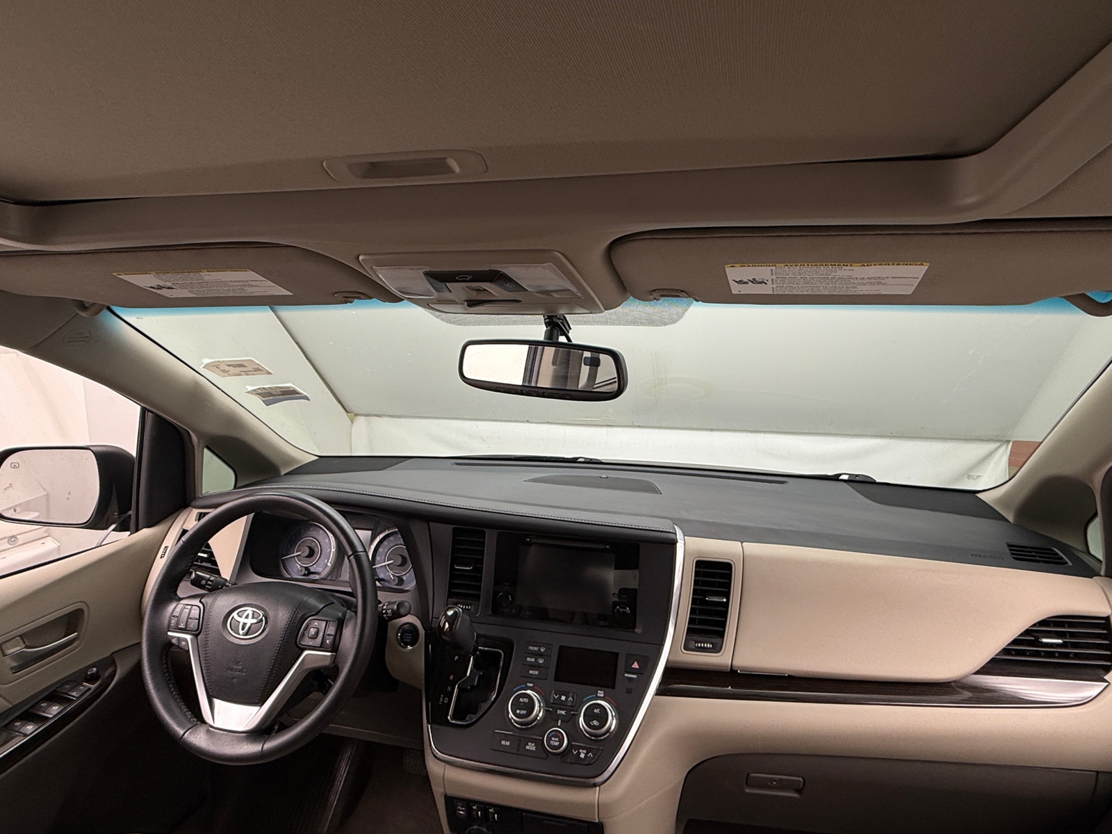 Thumbnail: 2017 Toyota Sienna - 2