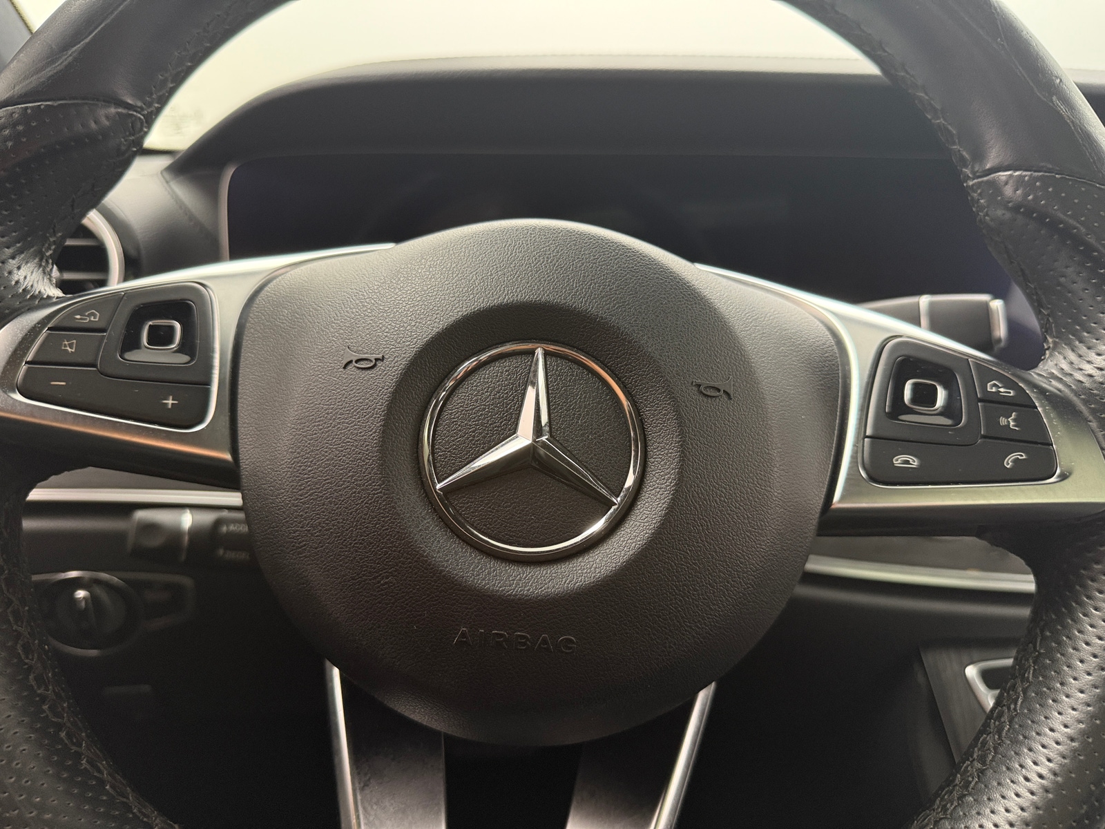 Thumbnail: 2018 Mercedes-Benz E-Class - 4