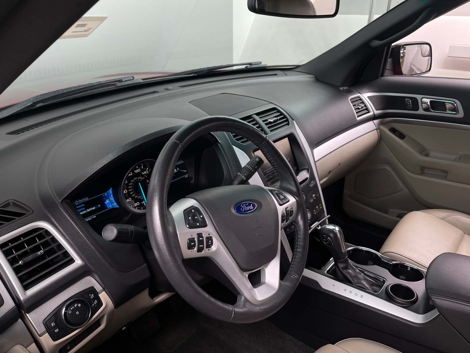Thumbnail: 2014 Ford Explorer - 3