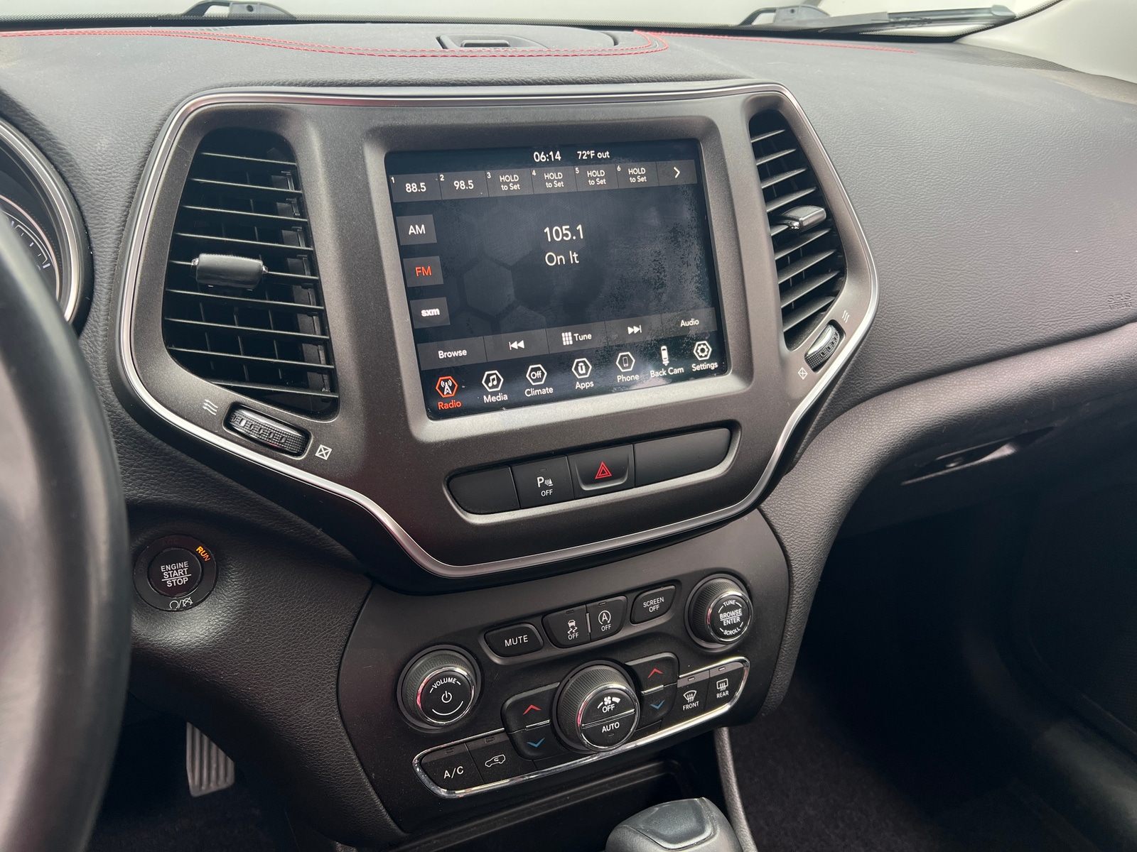Thumbnail: 2019 Jeep Cherokee - 3