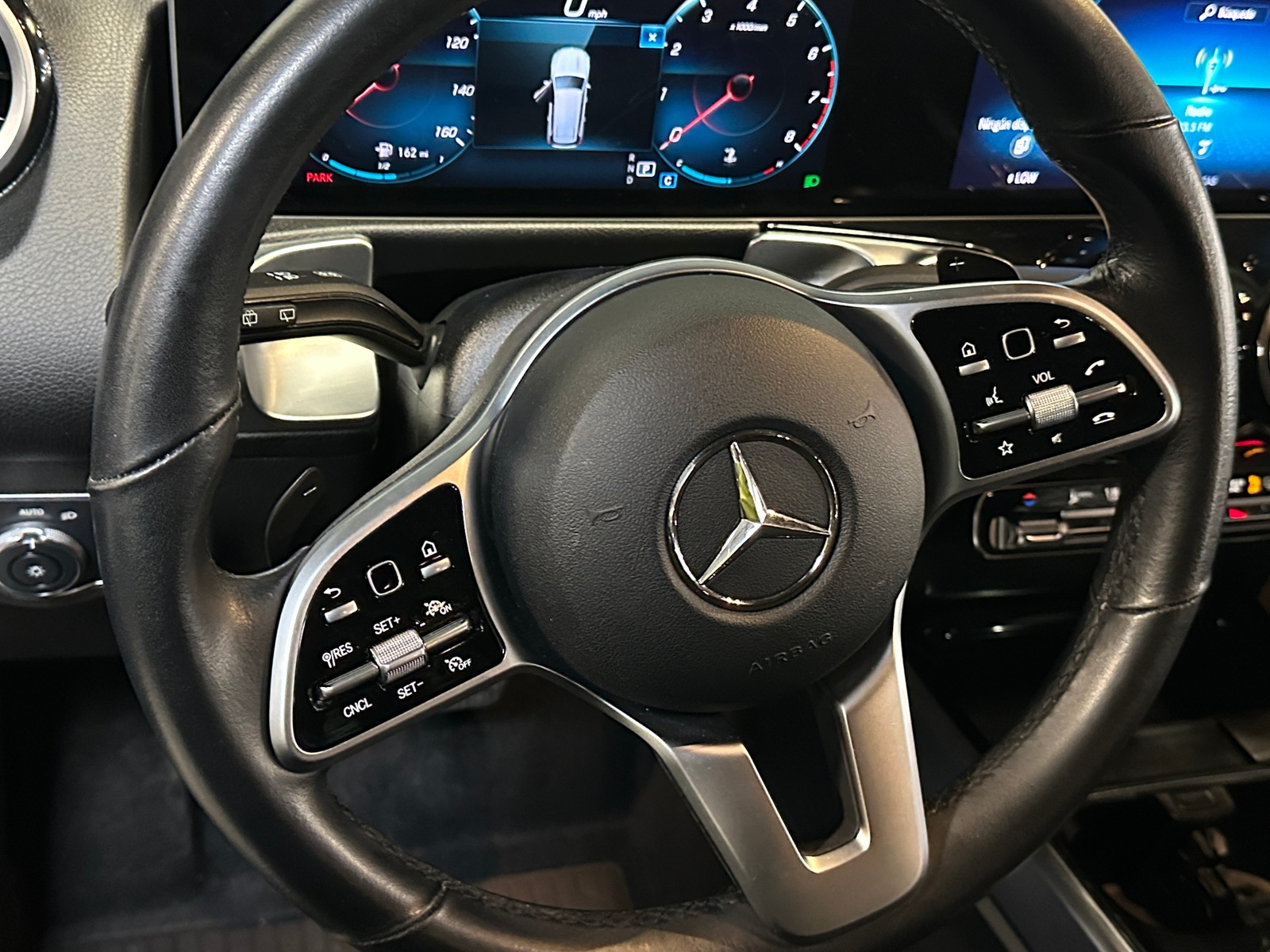 Thumbnail: 2021 Mercedes-Benz GLB - 4