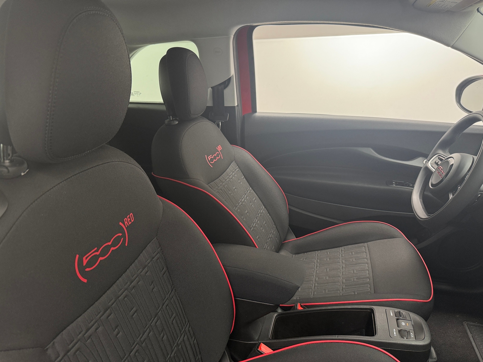 Thumbnail: 2024 Fiat 500e - 2