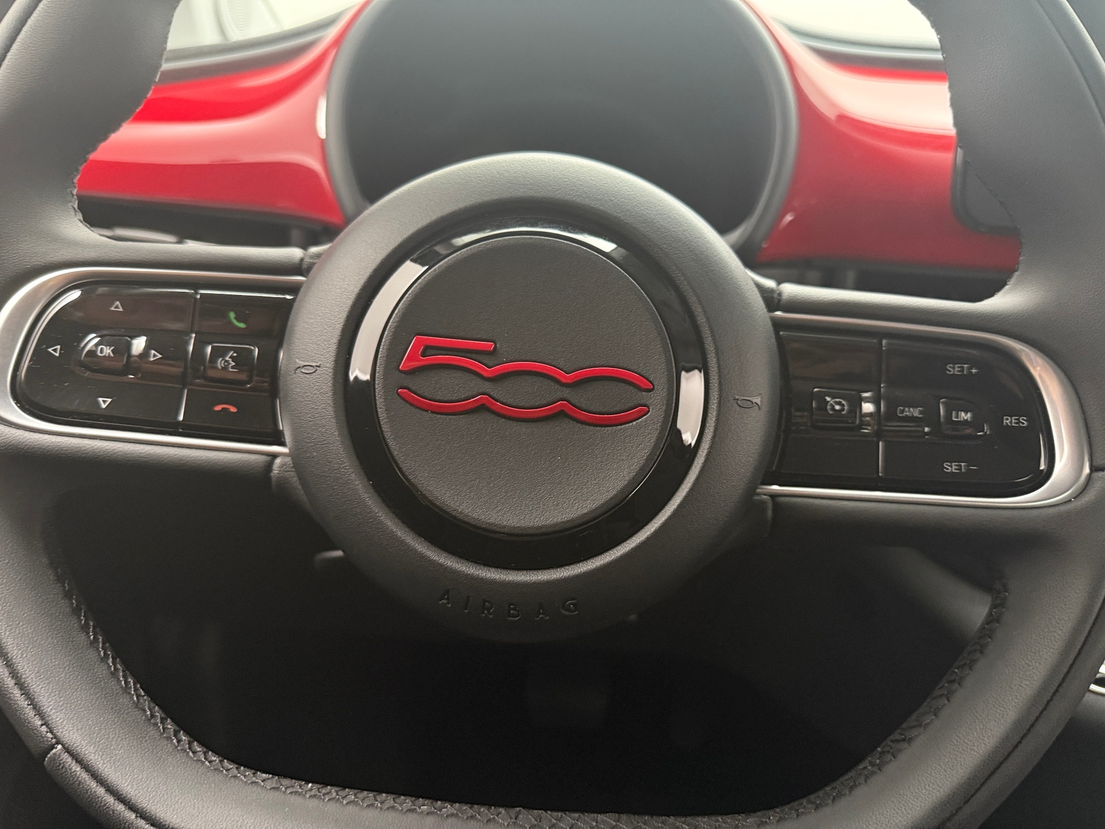 Thumbnail: 2024 Fiat 500e - 5