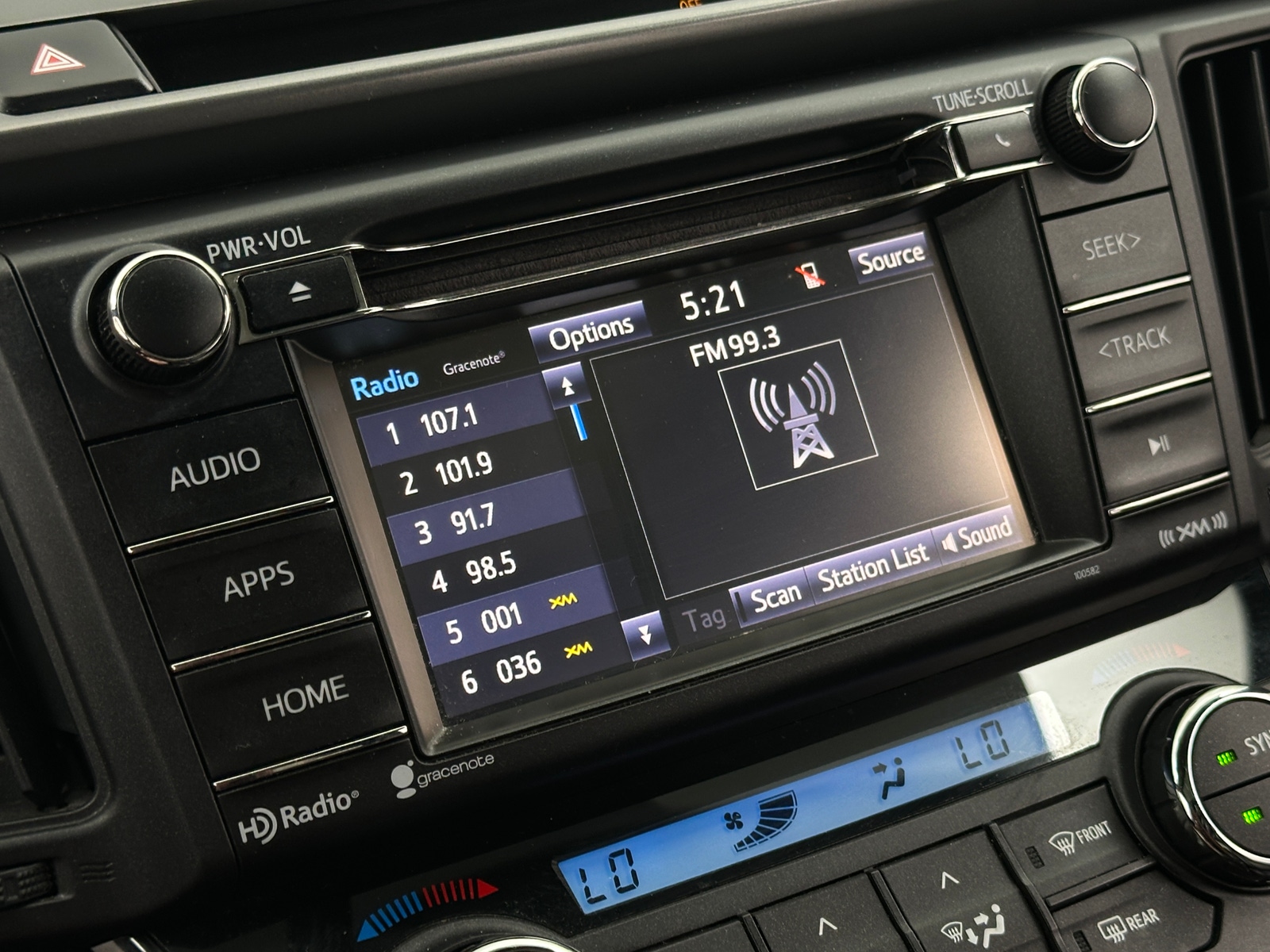 Thumbnail: 2016 Toyota RAV4 - 3