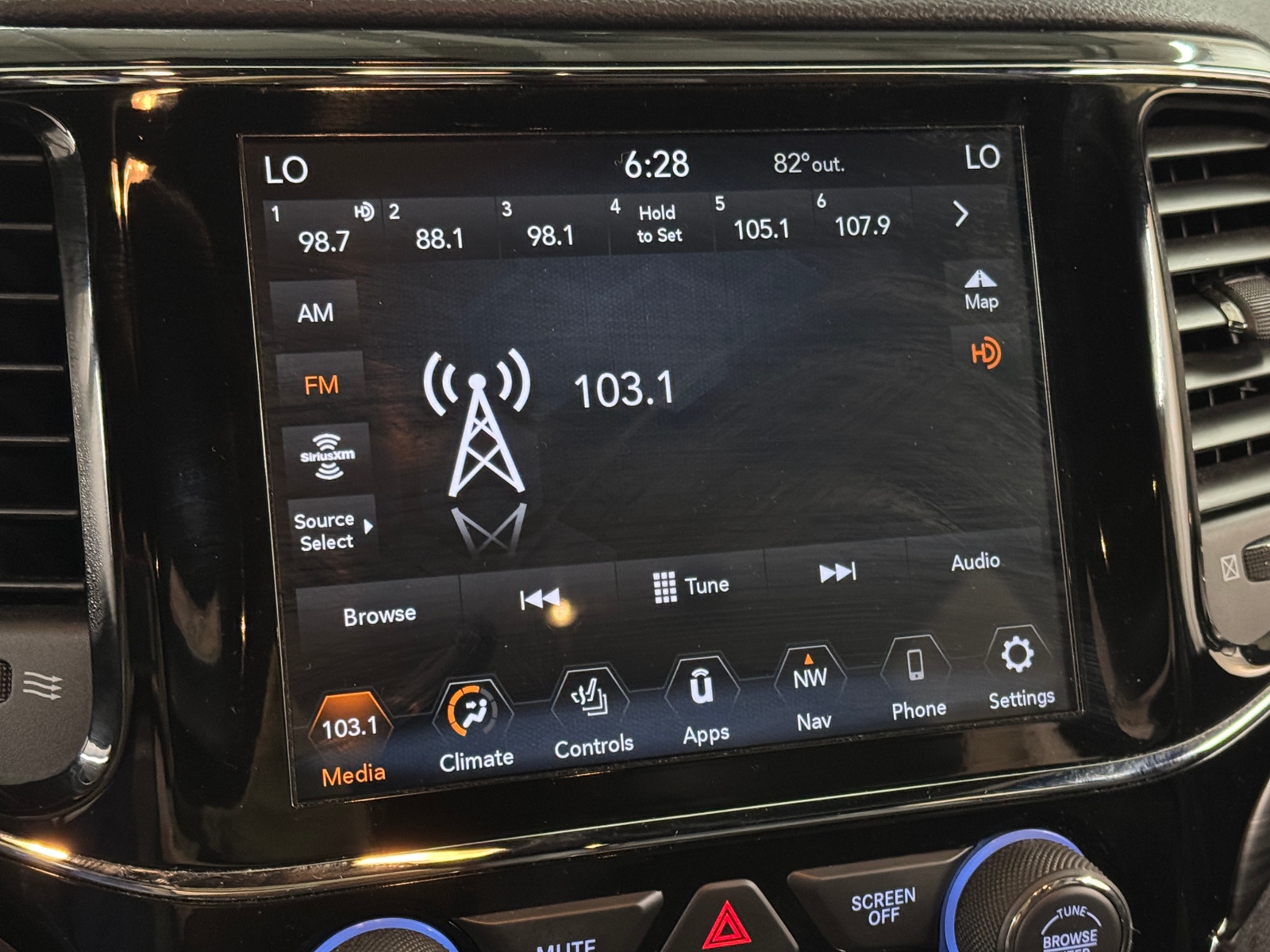 Thumbnail: 2019 Jeep Grand Cherokee - 3