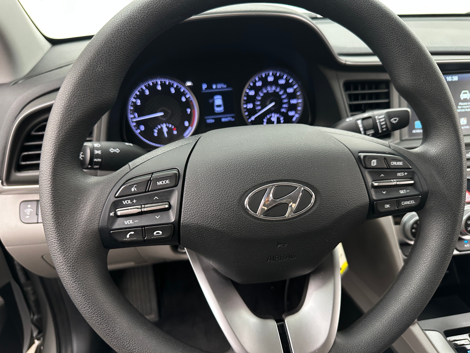 Thumbnail: 2019 Hyundai Elantra - 5