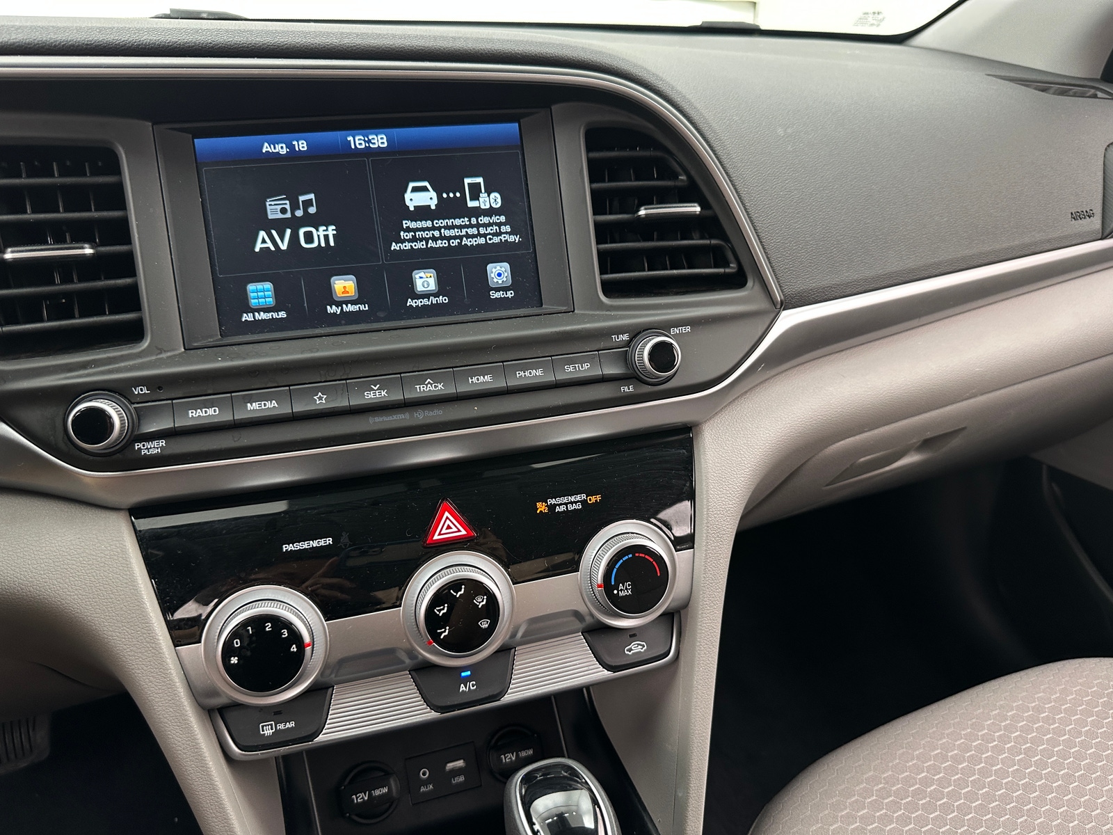 Thumbnail: 2019 Hyundai Elantra - 4
