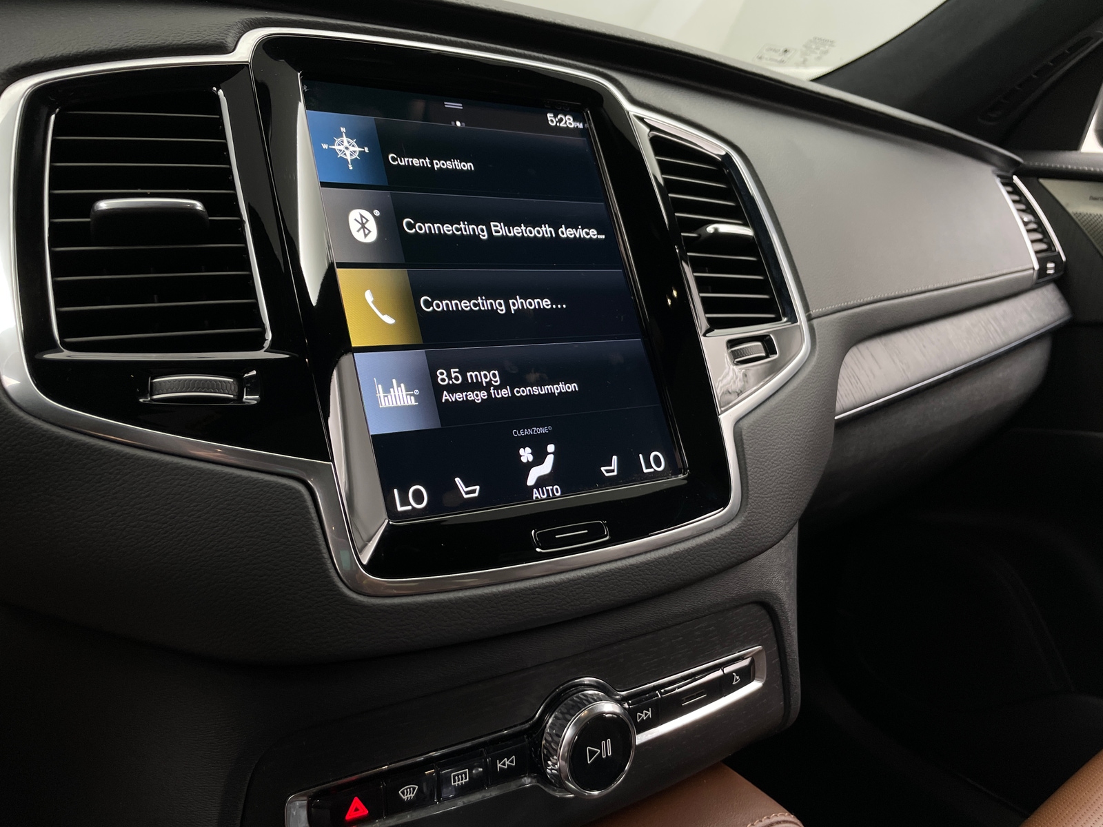 Thumbnail: 2022 Volvo XC90 - 3