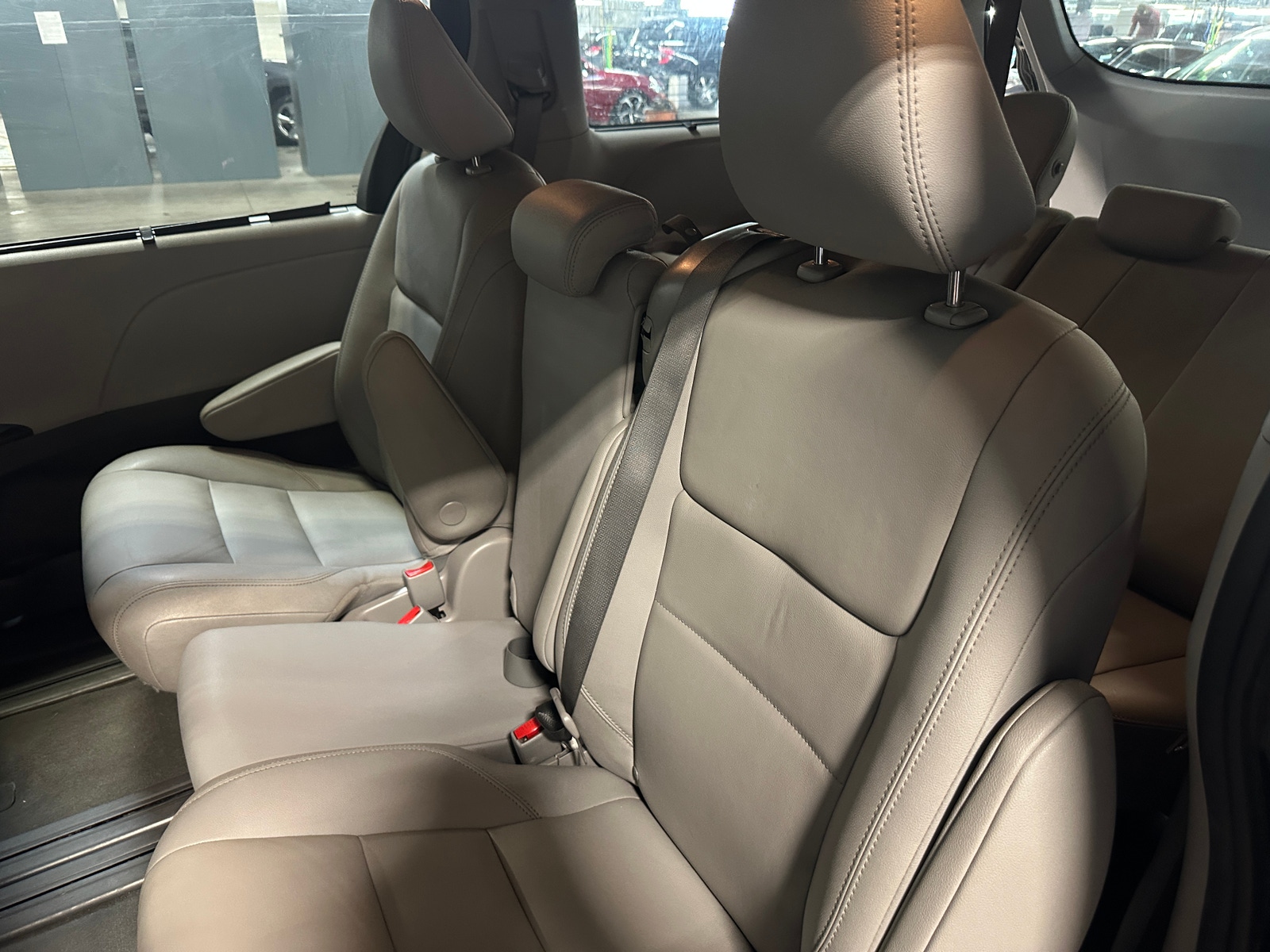 Thumbnail: 2020 Toyota Sienna - 5