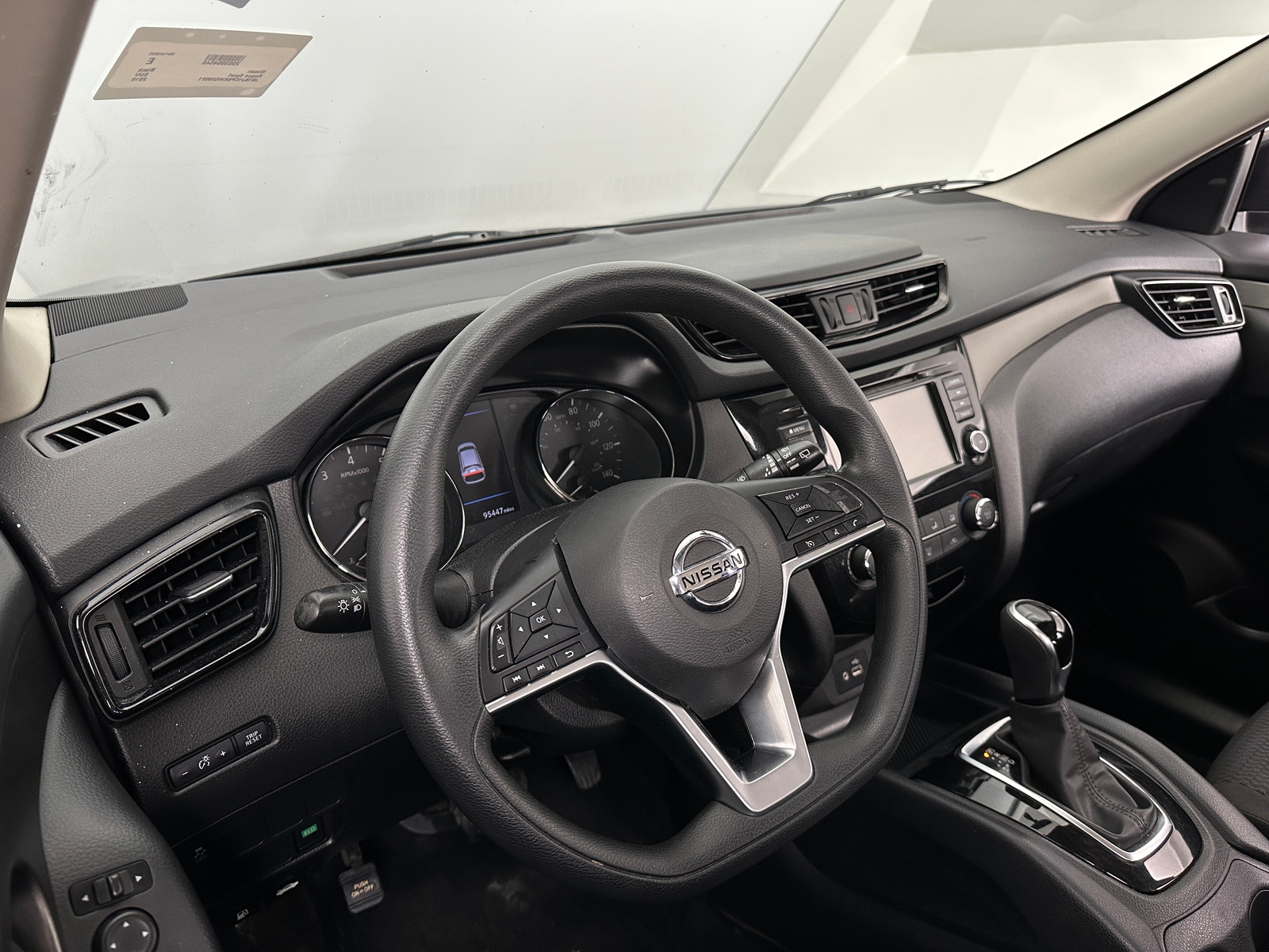 Thumbnail: 2019 Nissan Rogue Sport - 3