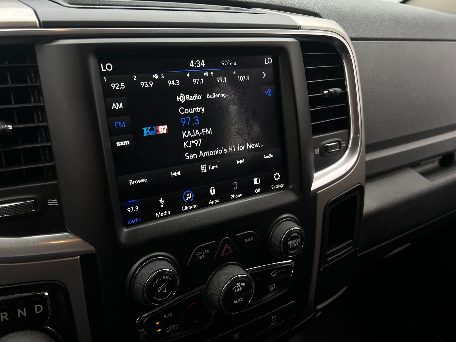 Thumbnail: 2019 RAM 1500 Classic - 4