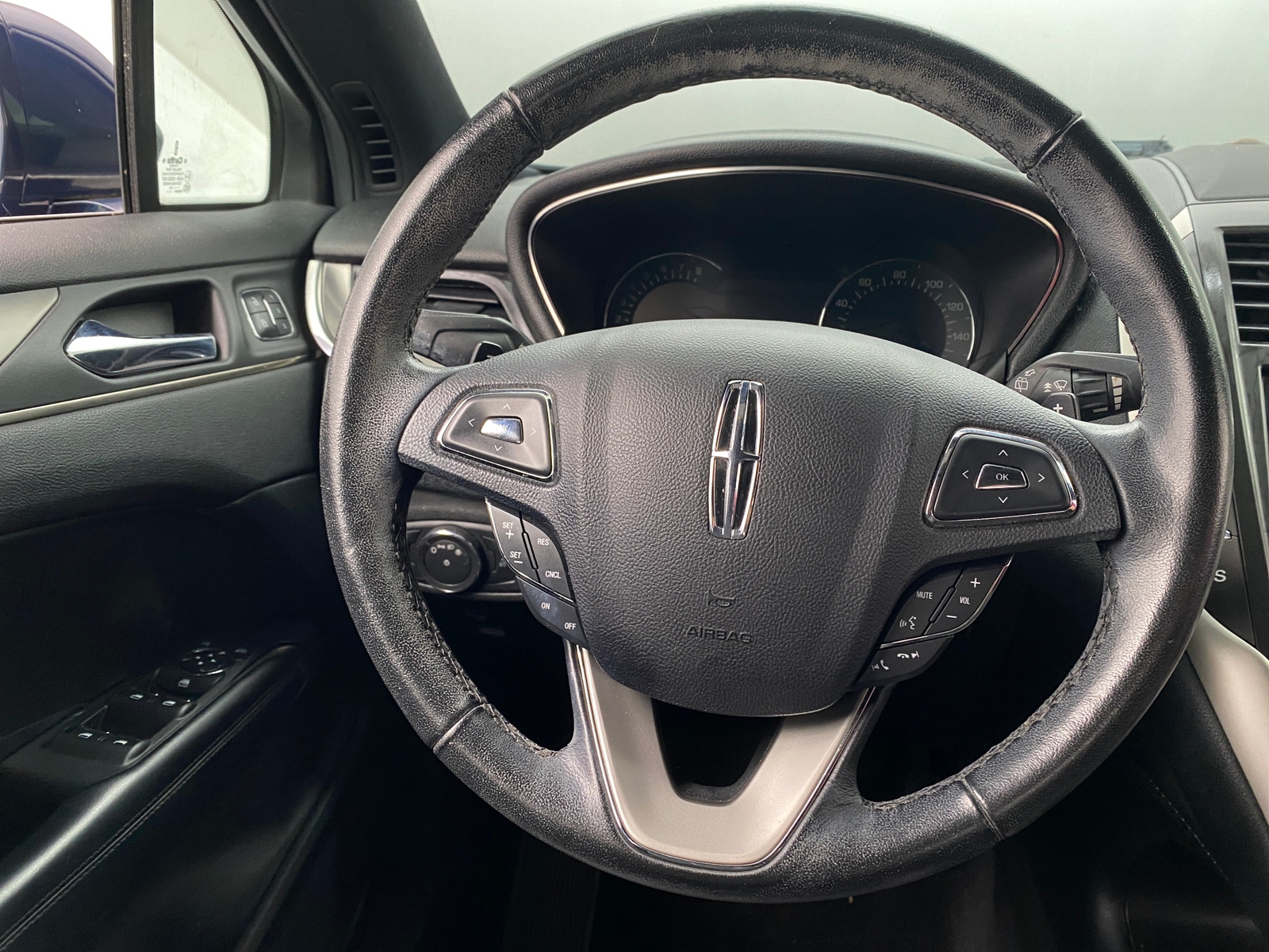 Thumbnail: 2017 Lincoln MKC - 4