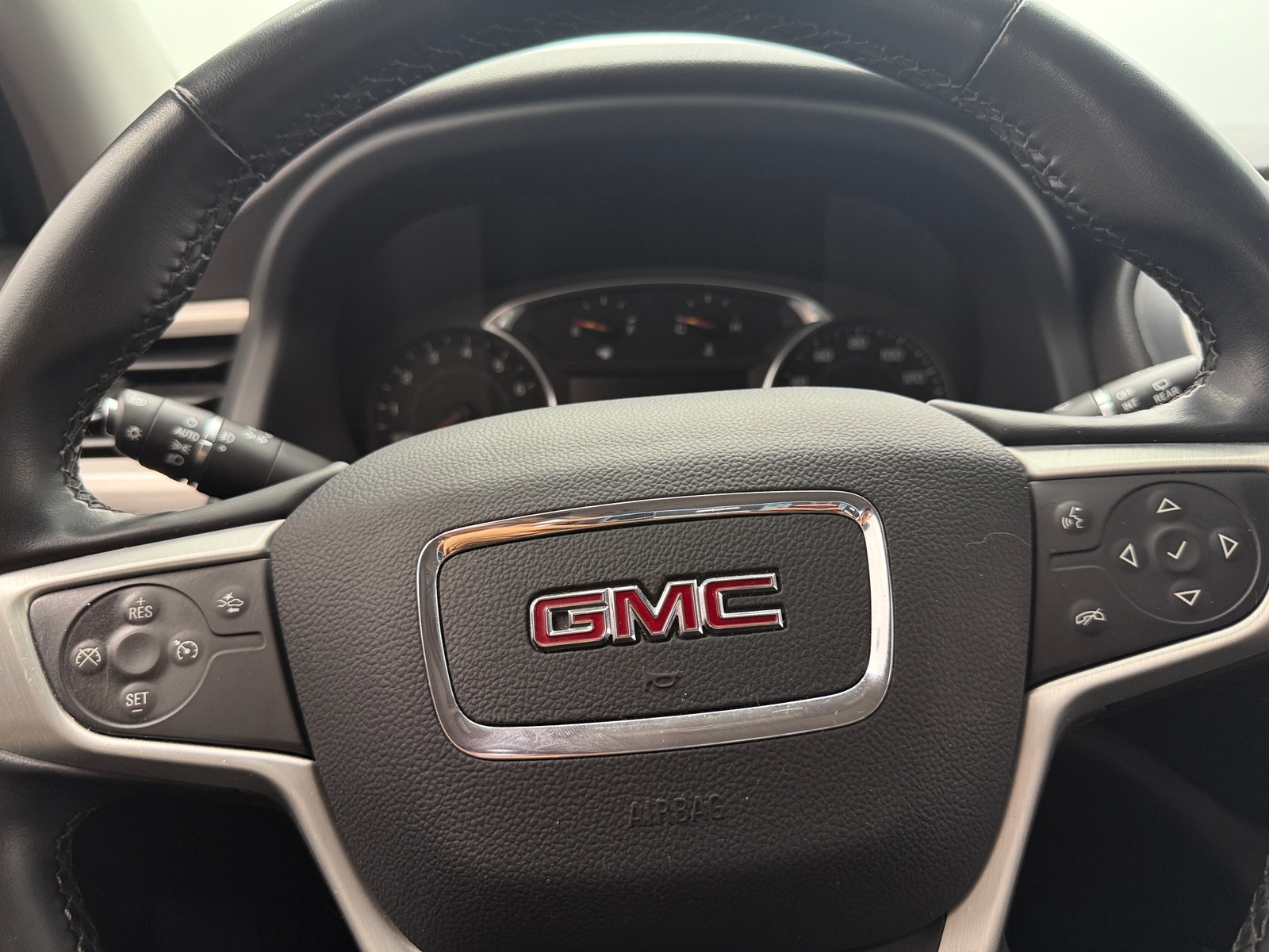 Thumbnail: 2023 GMC Acadia - 4