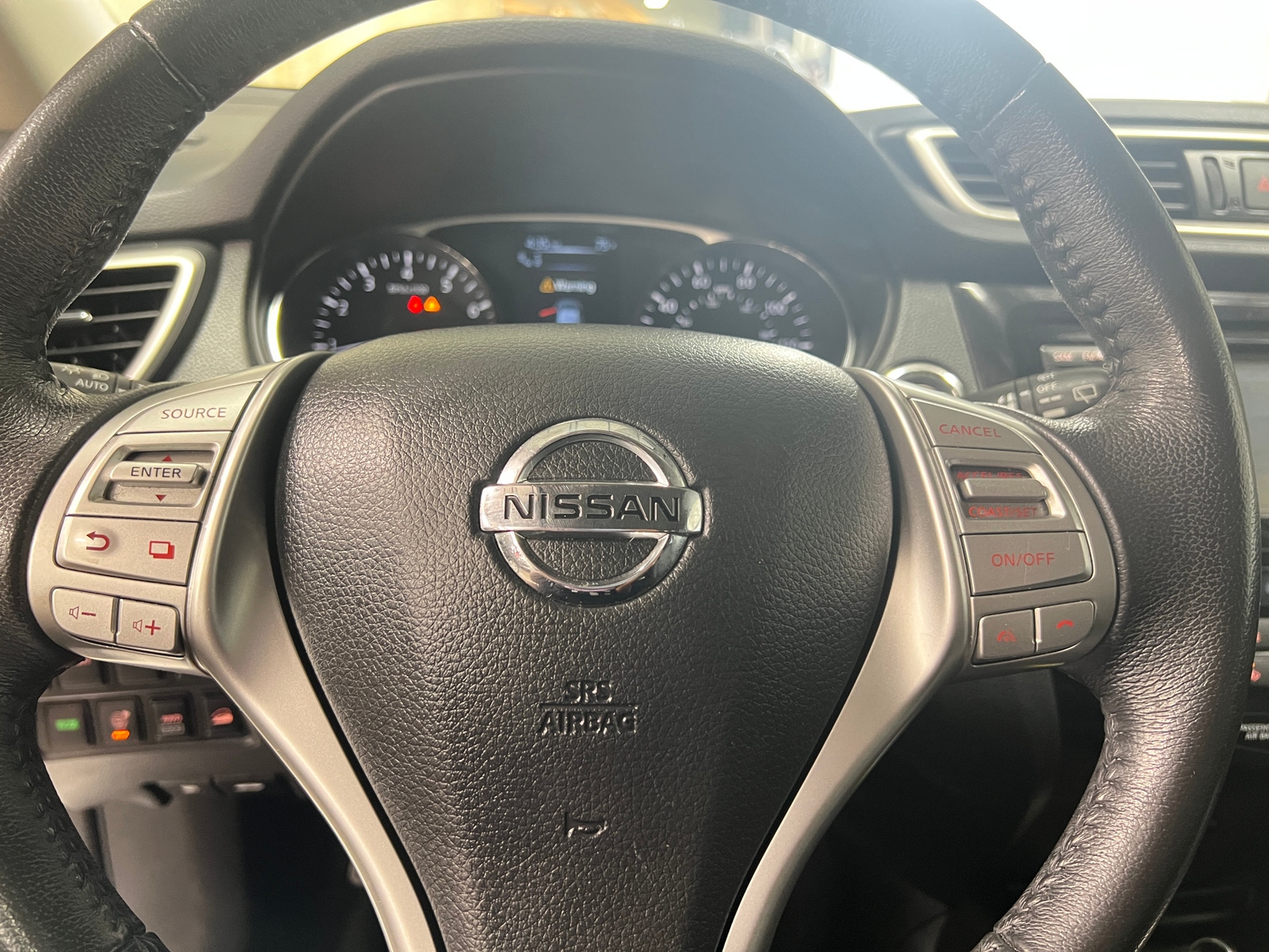 Thumbnail: 2016 Nissan Rogue - 4