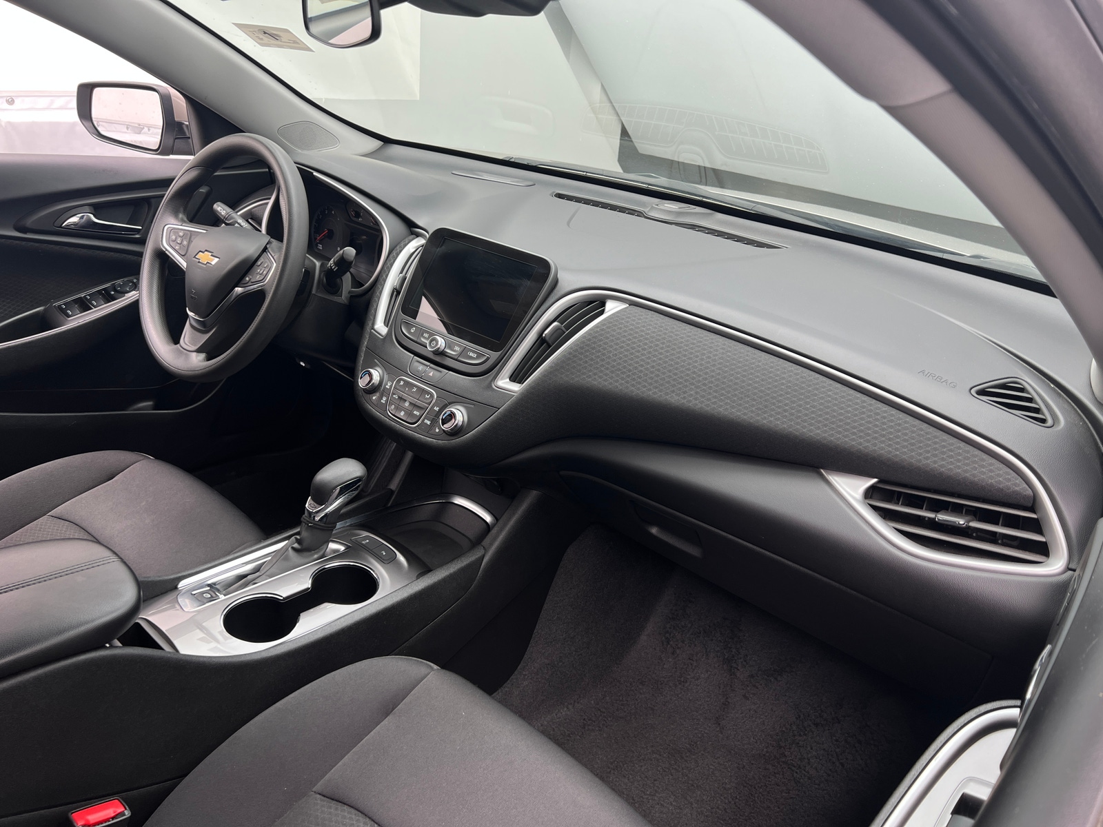 Thumbnail: 2024 Chevrolet Malibu - 3