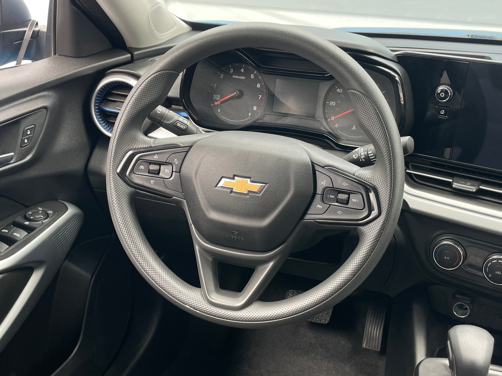 Thumbnail: 2025 Chevrolet Trax - 5