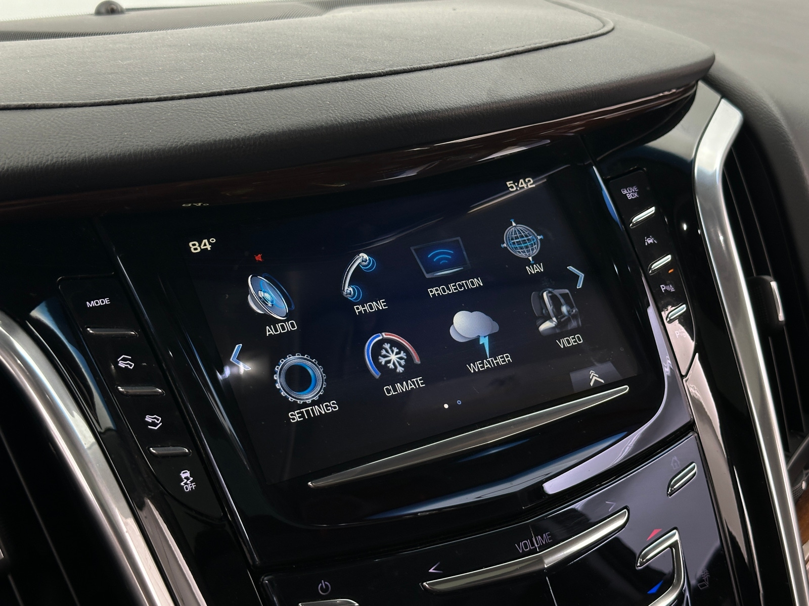 Thumbnail: 2019 Cadillac Escalade - 3