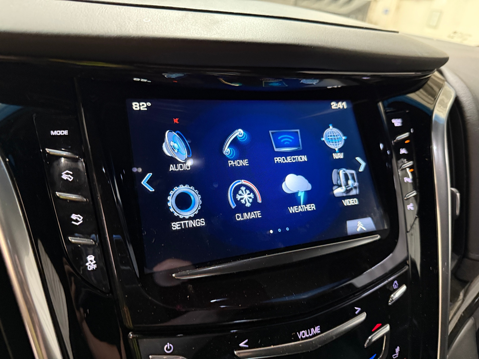 Thumbnail: 2019 Cadillac Escalade - 3
