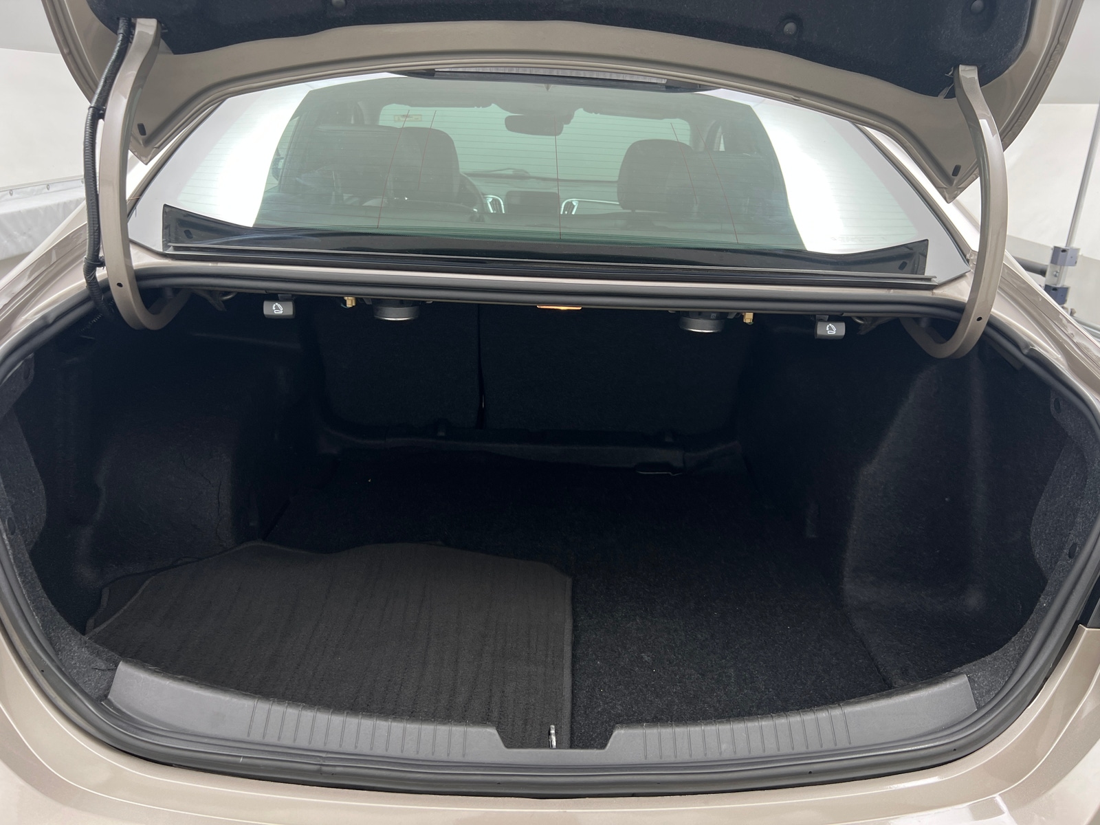 Thumbnail: 2024 Chevrolet Malibu - 6