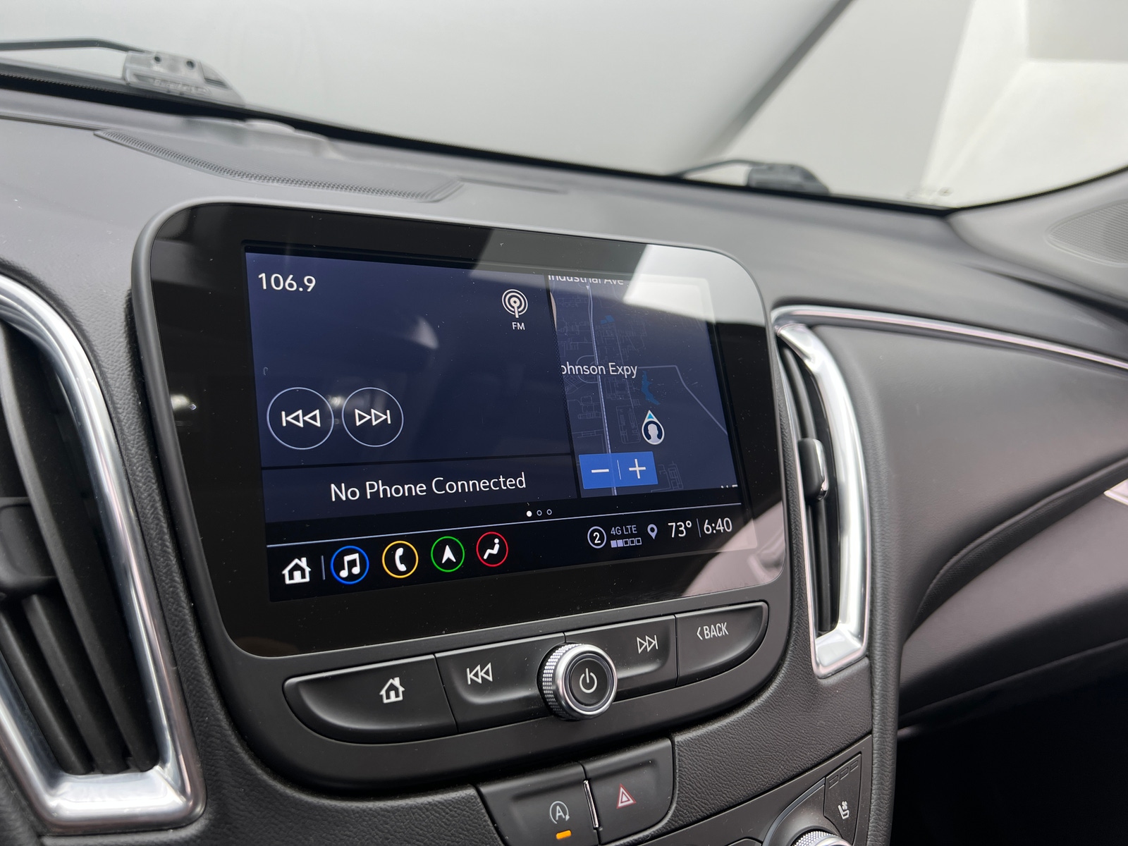 Thumbnail: 2024 Chevrolet Malibu - 3