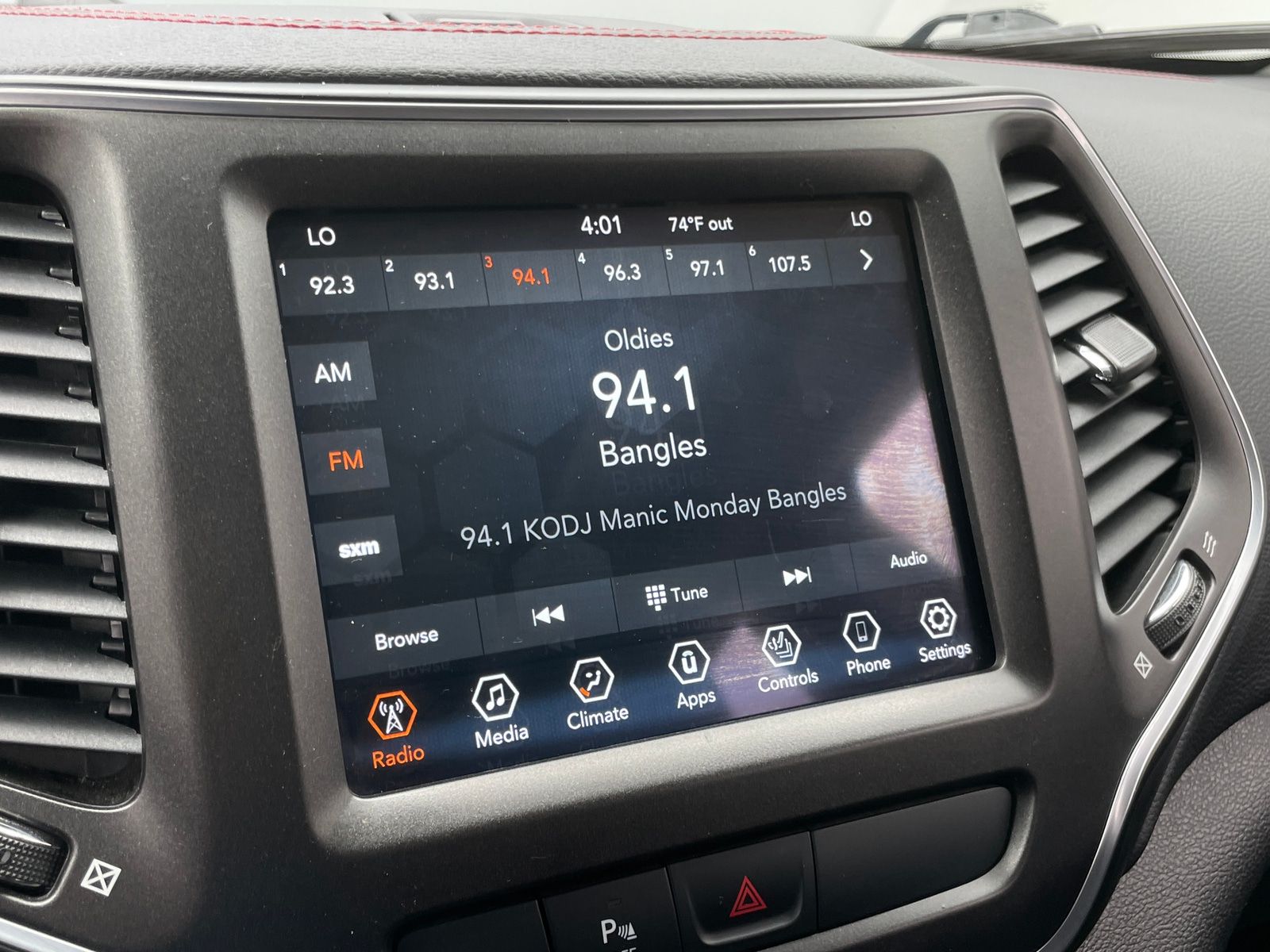 Thumbnail: 2020 Jeep Cherokee - 4