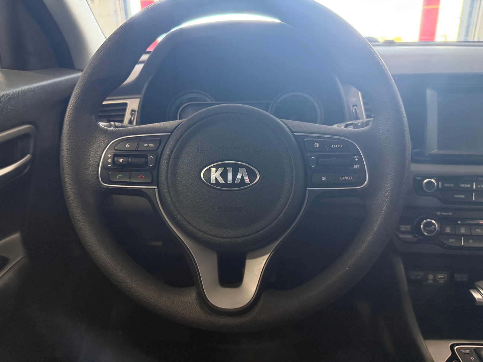 Thumbnail: 2018 Kia Niro - 5