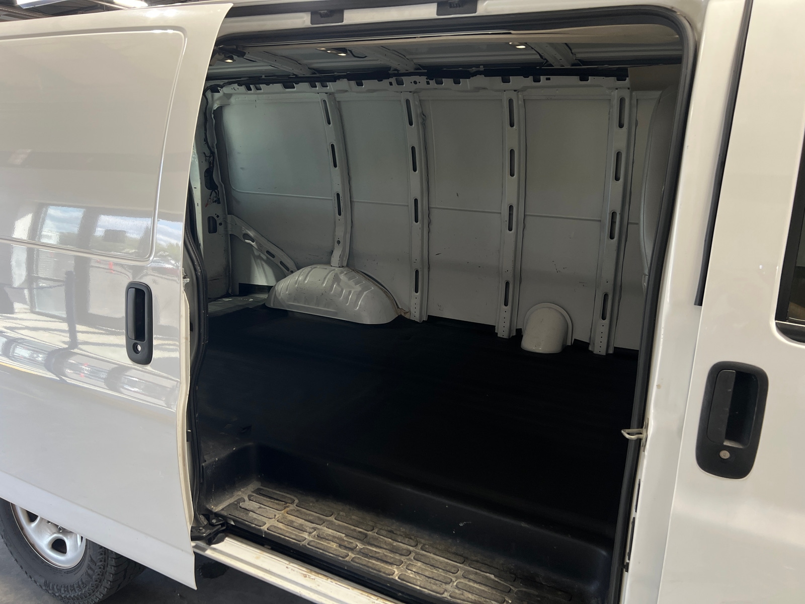 Thumbnail: 2020 Chevrolet Express - 6