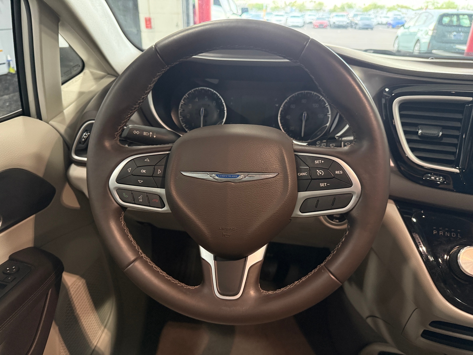 Thumbnail: 2017 Chrysler Pacifica - 4