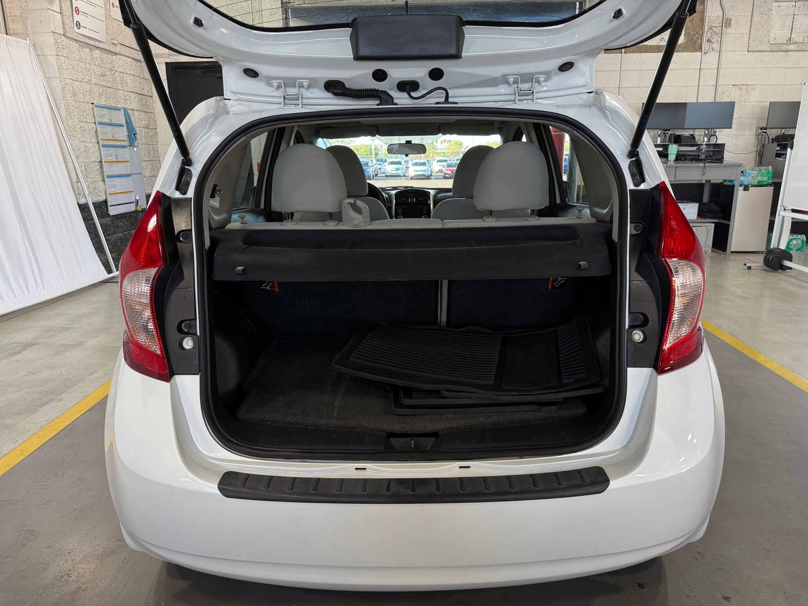 Thumbnail: 2016 Nissan Versa Note - 7