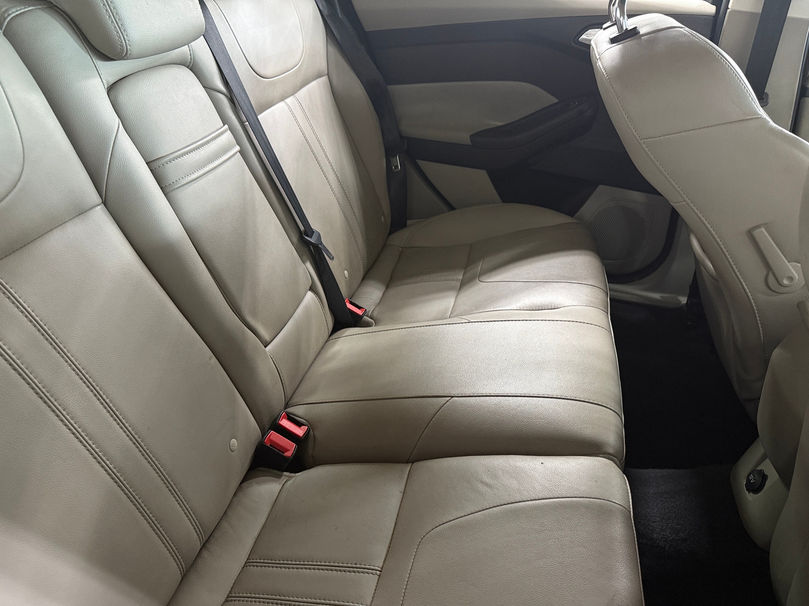 Thumbnail: 2012 Ford Focus - 6