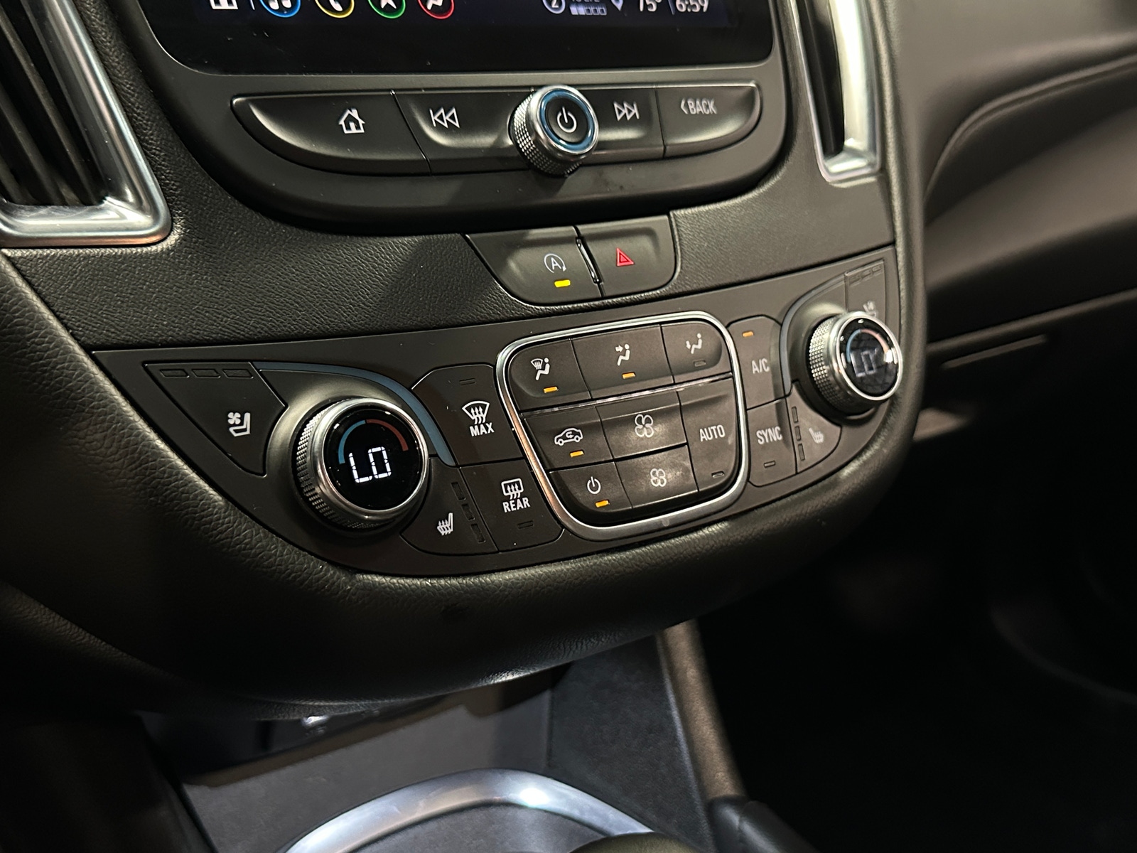 Thumbnail: 2024 Chevrolet Malibu - 3
