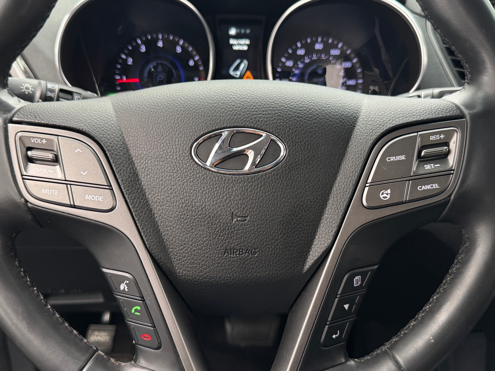Thumbnail: 2014 Hyundai Santa Fe - 4