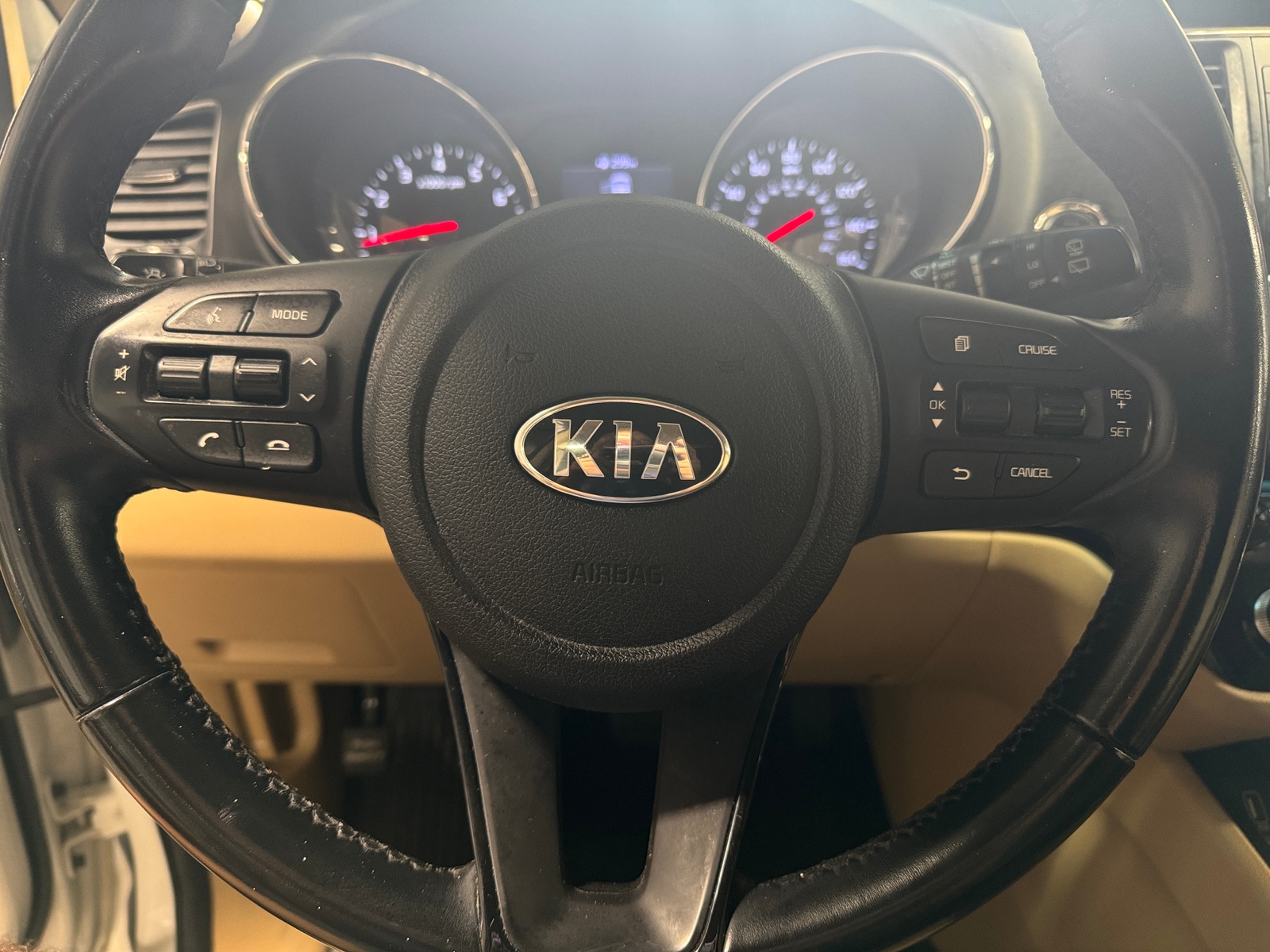 Thumbnail: 2019 Kia Sedona - 4