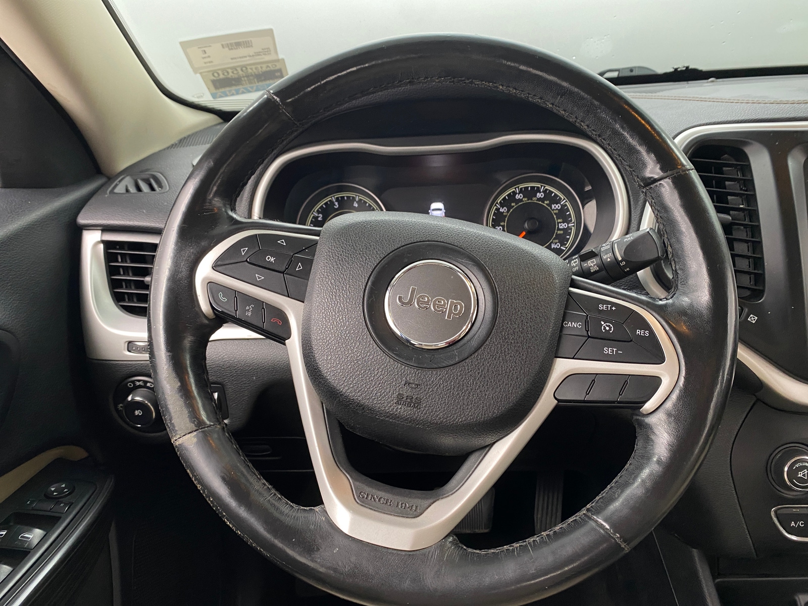 Thumbnail: 2015 Jeep Cherokee - 4