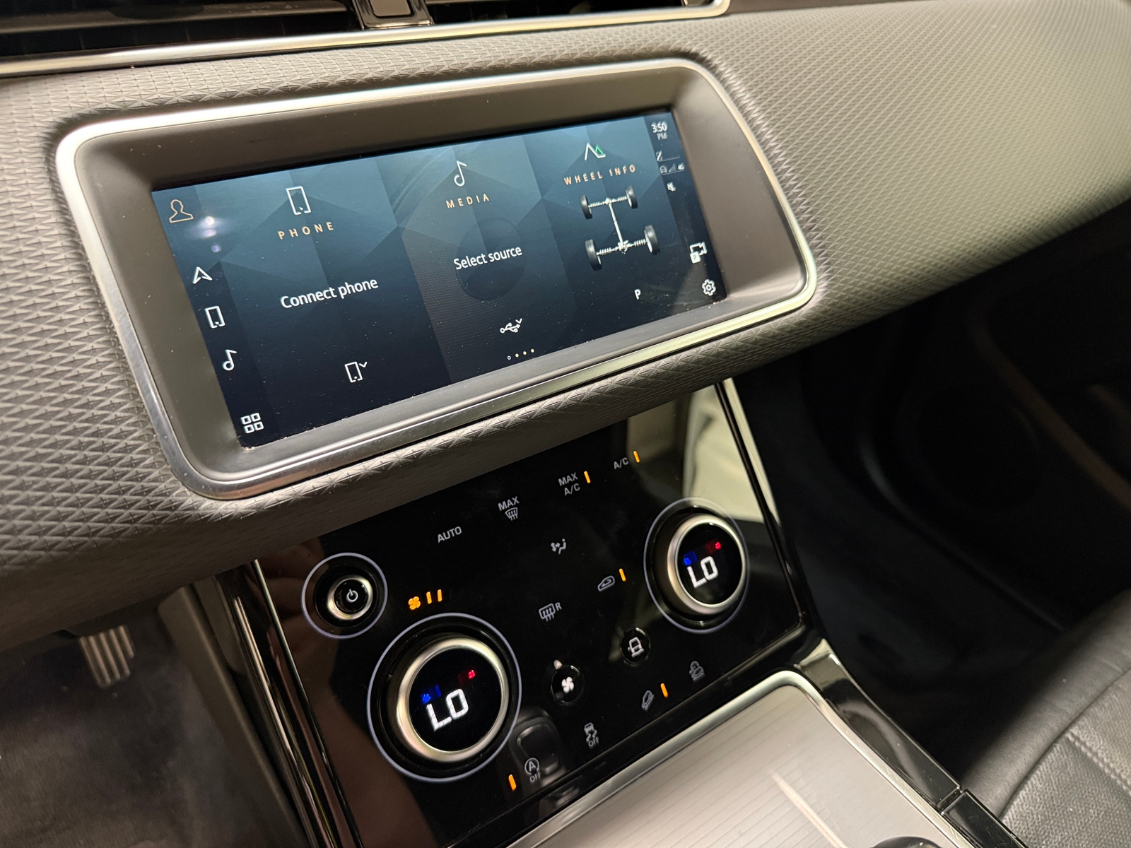 Thumbnail: 2021 Land Rover Range Rover Evoque - 3
