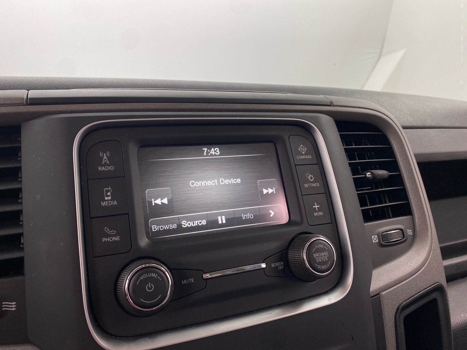 Thumbnail: 2024 RAM 1500 Classic - 3