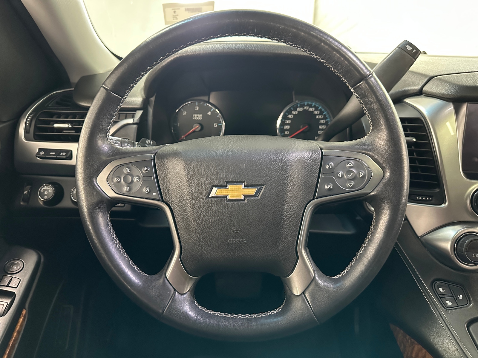 Thumbnail: 2019 Chevrolet Suburban - 4