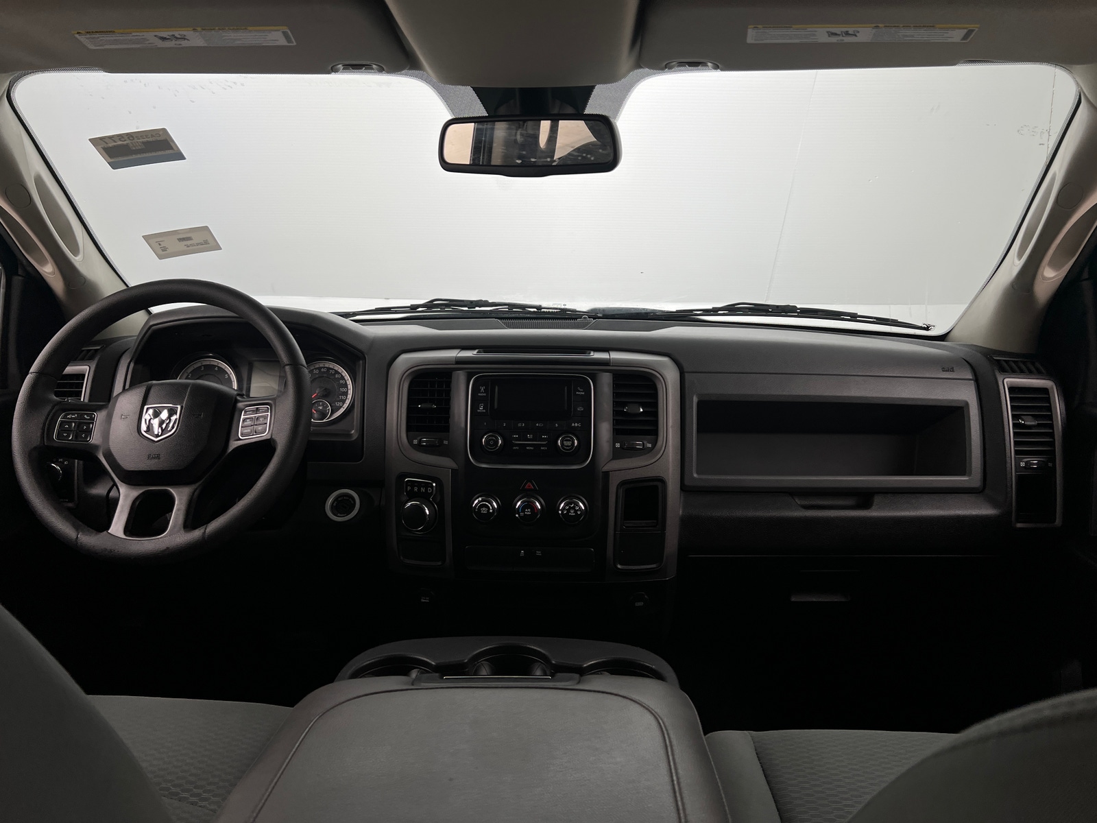 Thumbnail: 2020 RAM 1500 Classic - 3