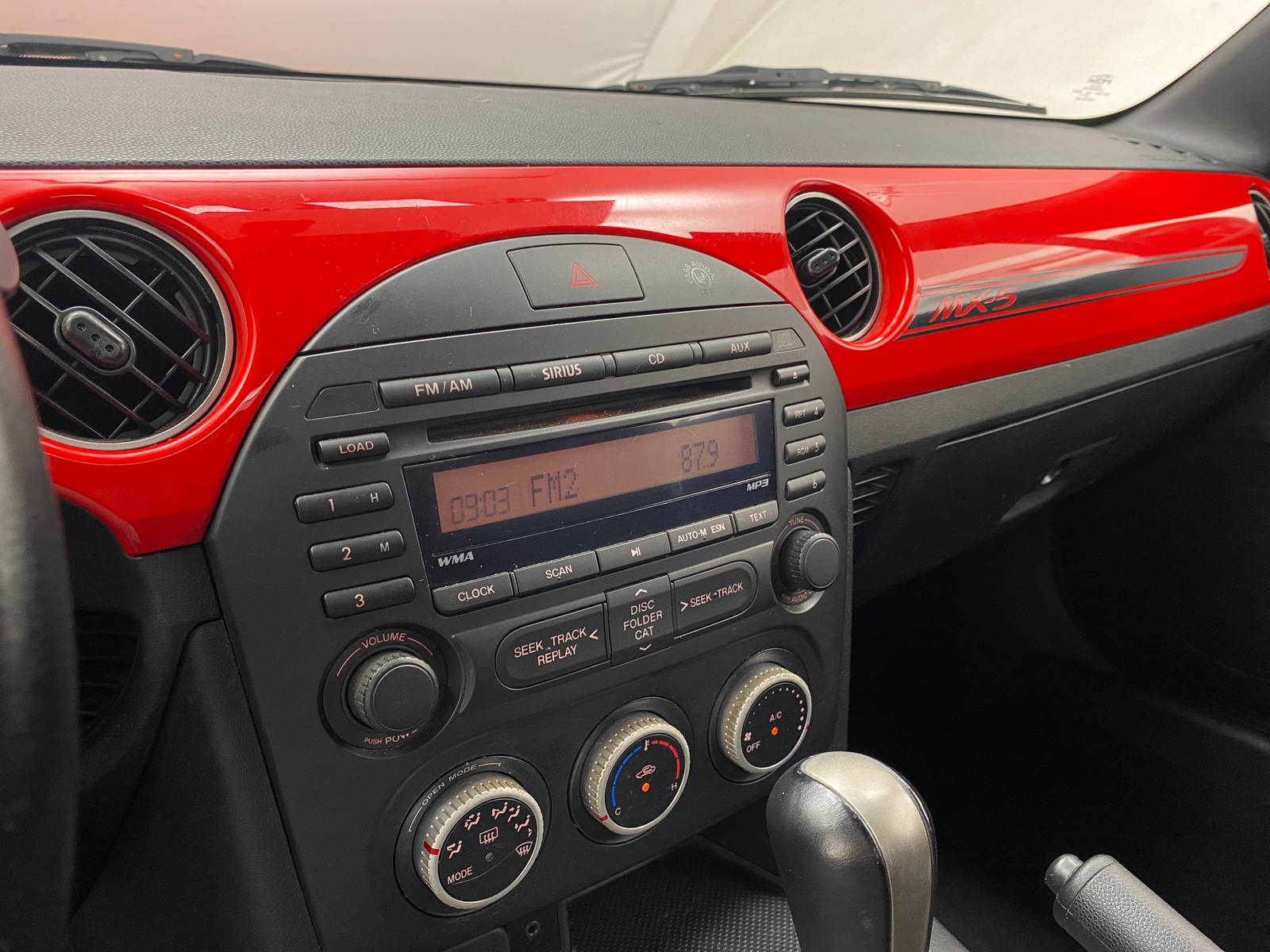 Thumbnail: 2015 Mazda MX-5 Miata - 4