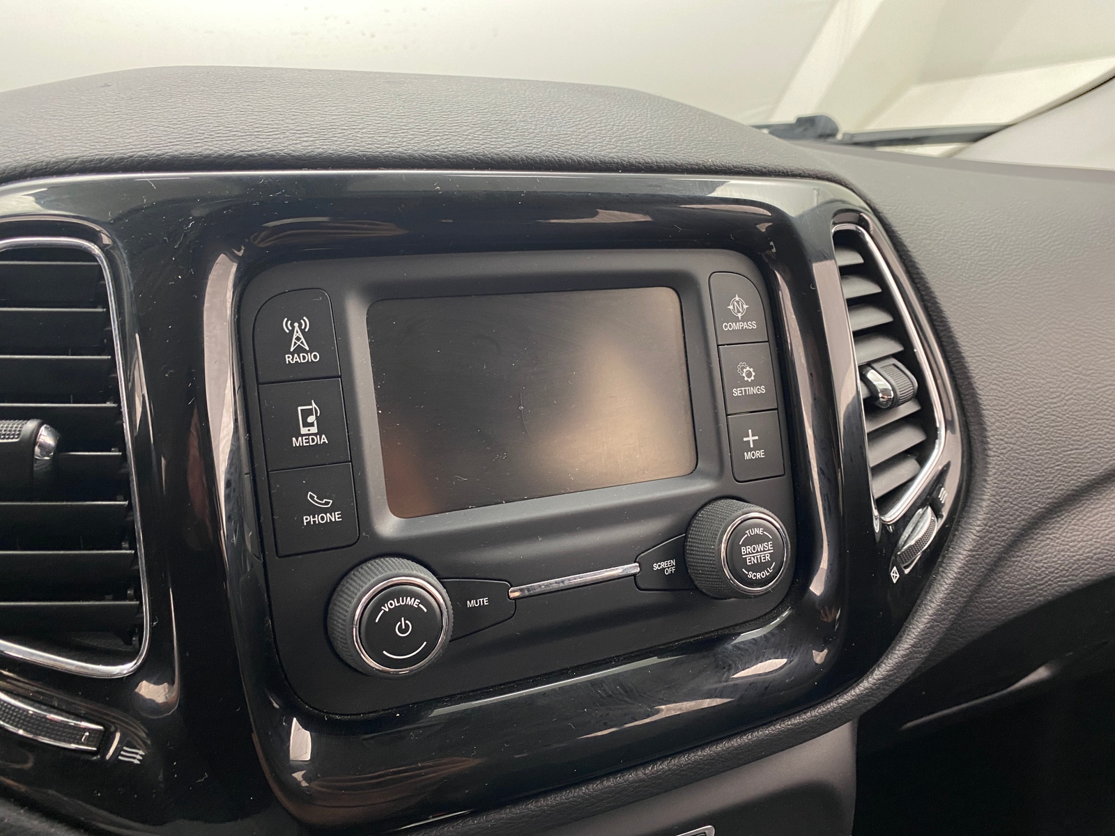 Thumbnail: 2018 Jeep Compass - 4