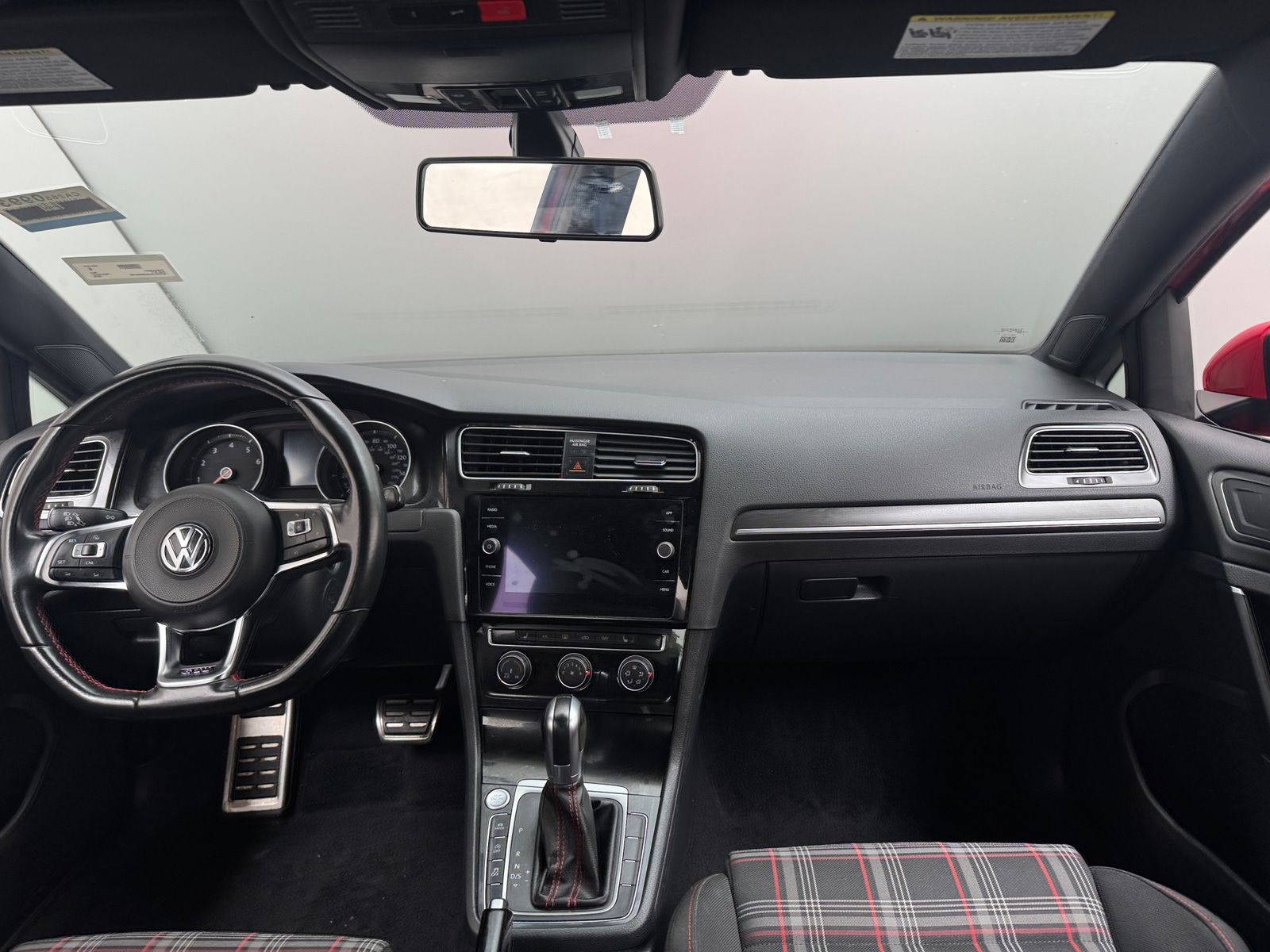Thumbnail: 2018 Volkswagen Golf - 3