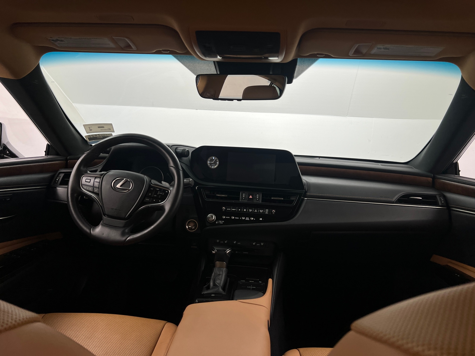 Thumbnail: 2022 Lexus ES - 2