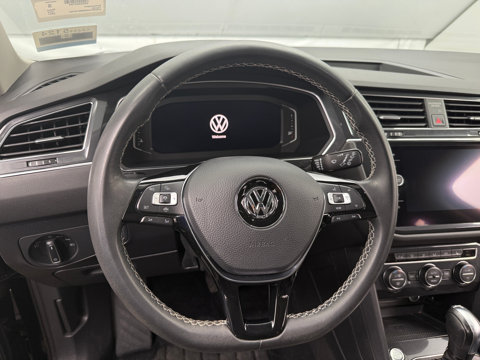 Thumbnail: 2021 Volkswagen Tiguan - 4