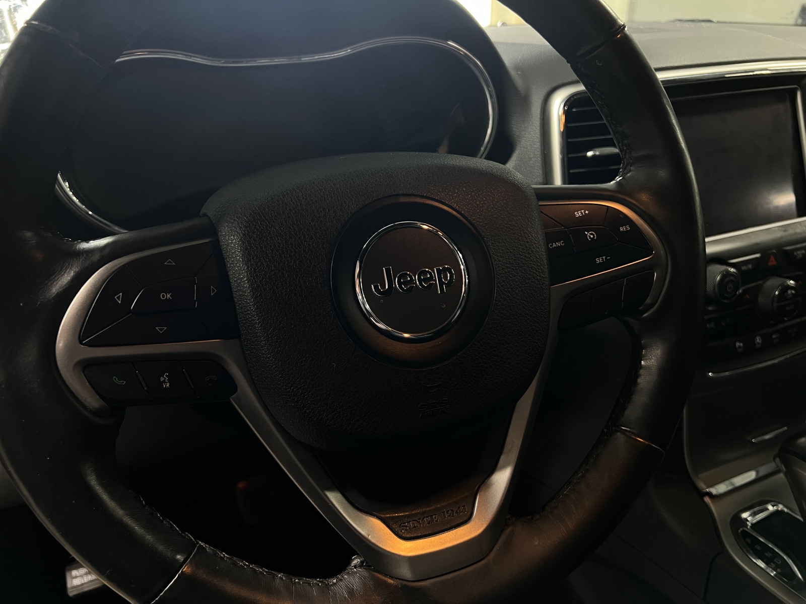 Thumbnail: 2018 Jeep Grand Cherokee - 4