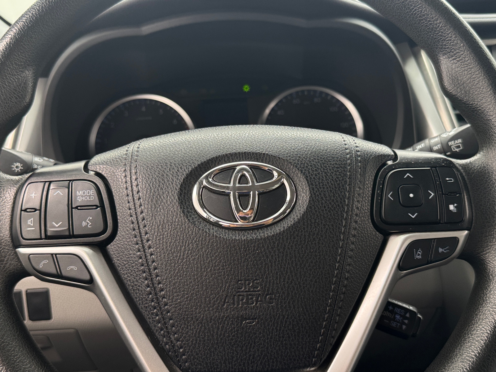Thumbnail: 2019 Toyota Highlander - 5