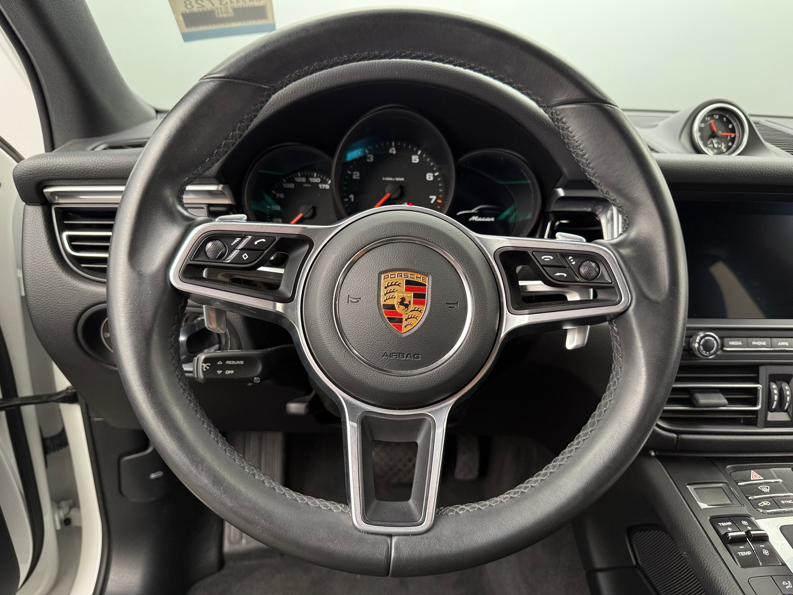 Thumbnail: 2021 Porsche Macan - 4