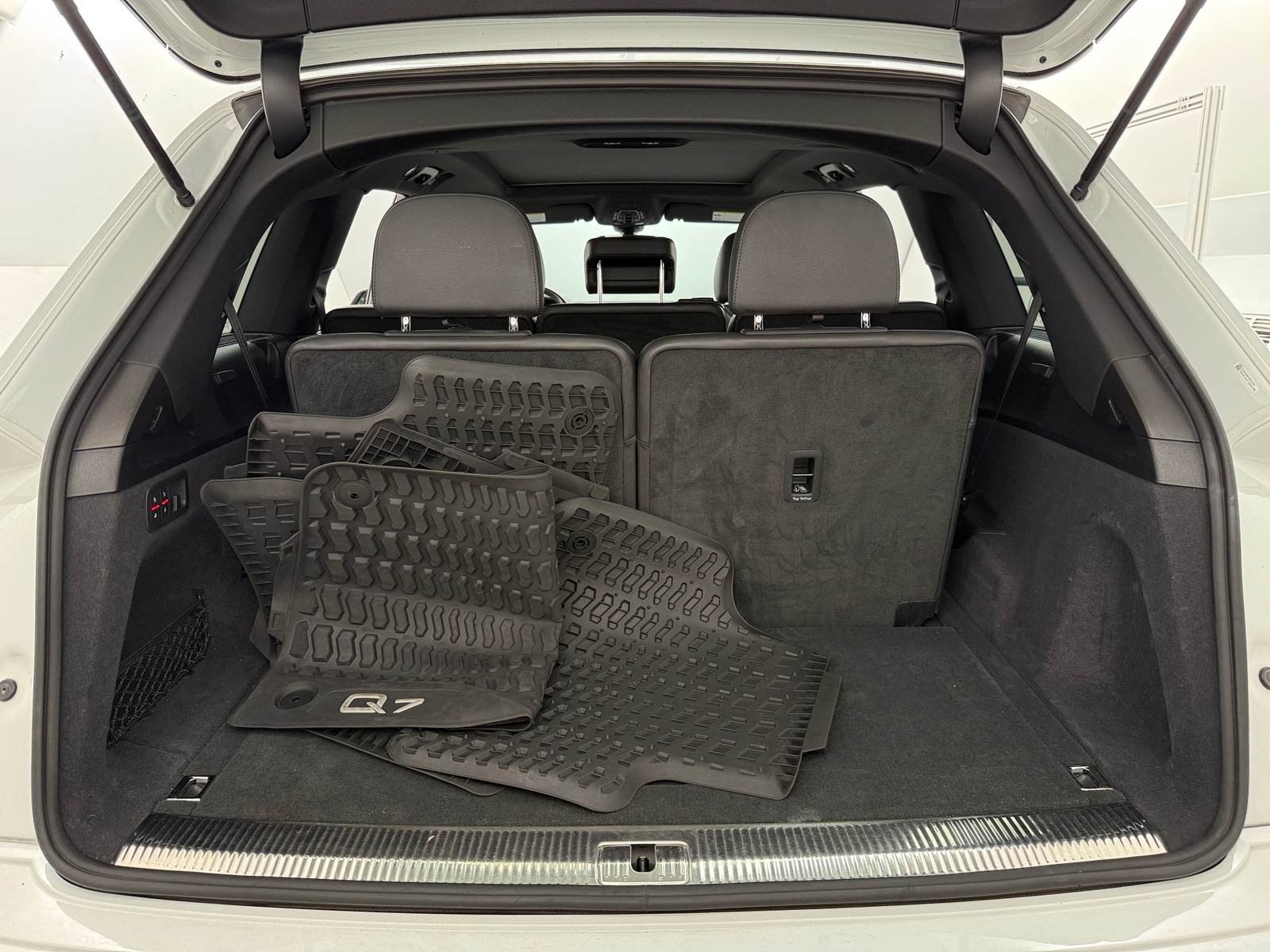 Thumbnail: 2019 Audi Q7 - 6