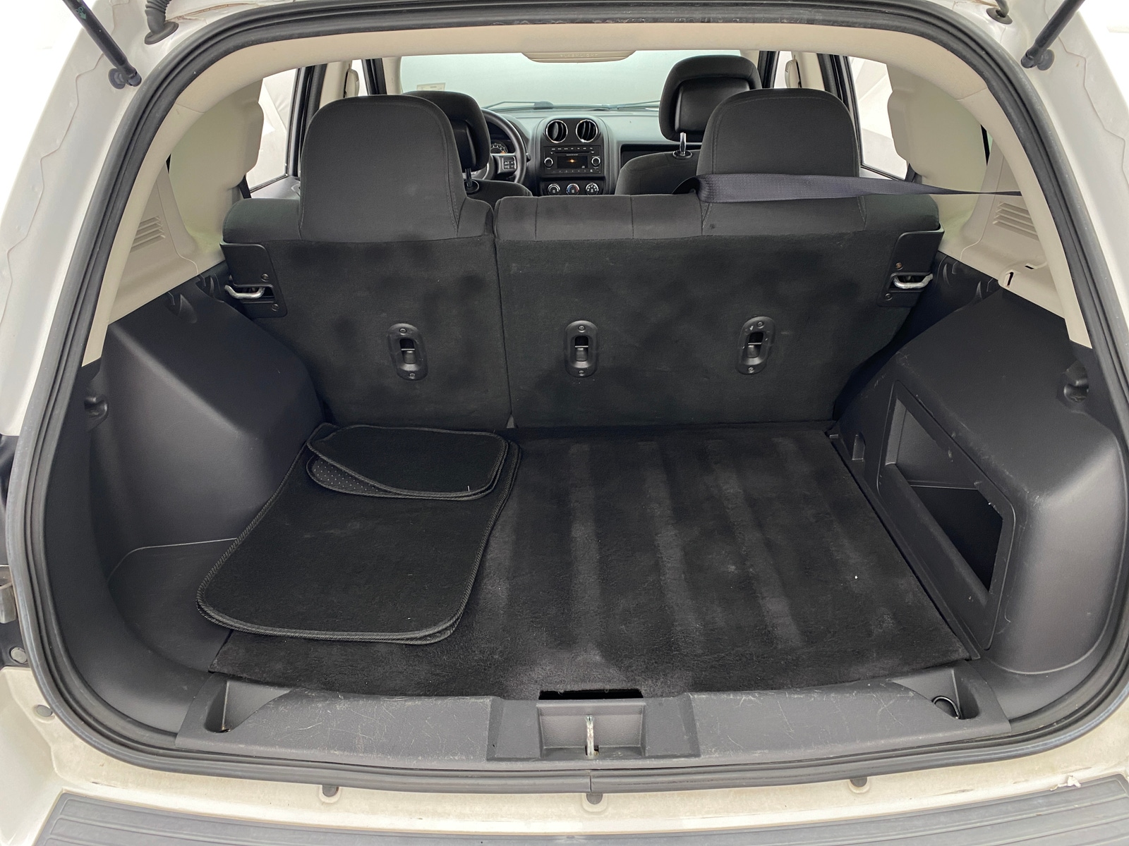 Thumbnail: 2014 Jeep Compass - 7