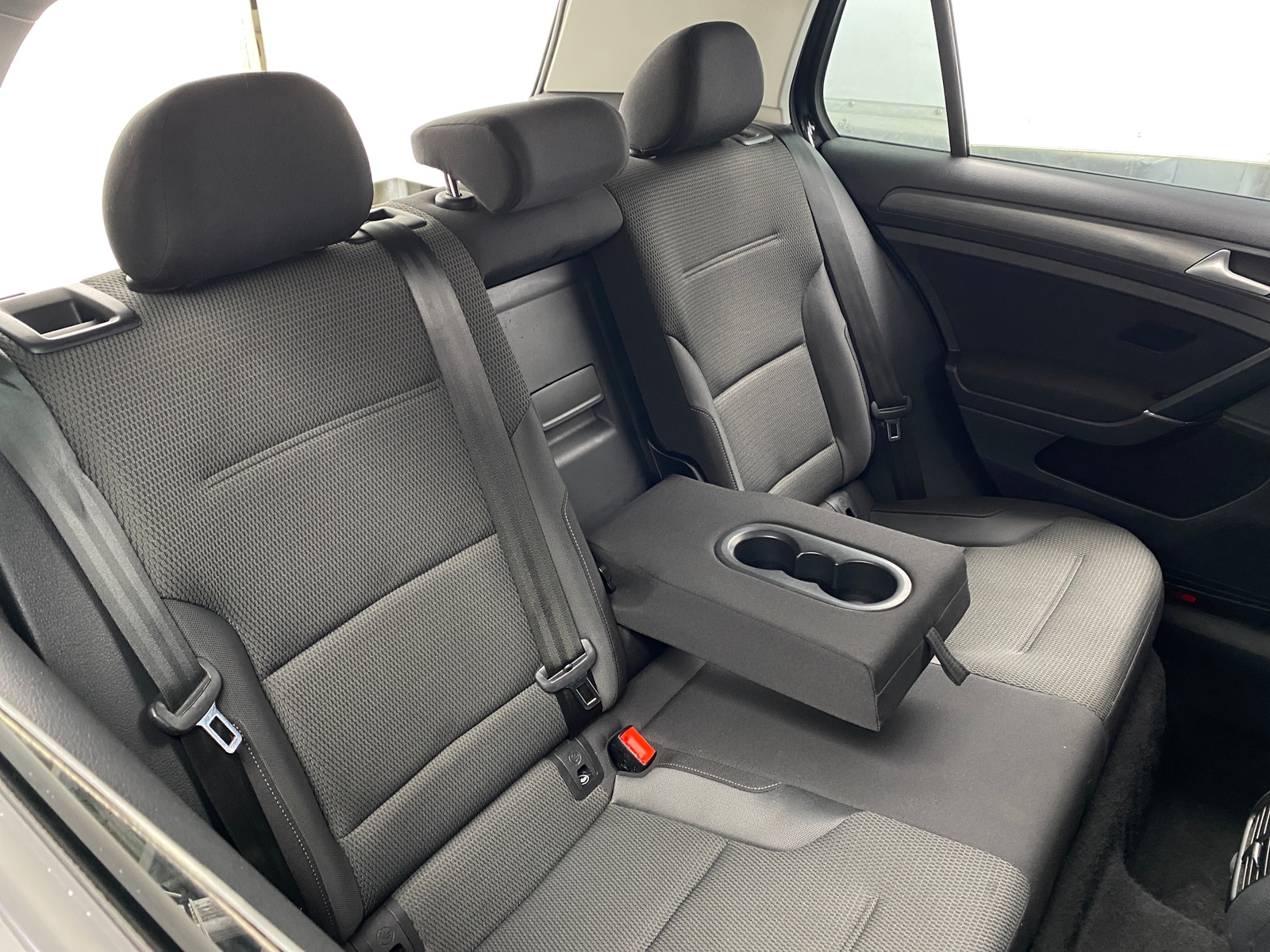 Thumbnail: 2019 Volkswagen e-Golf - 6