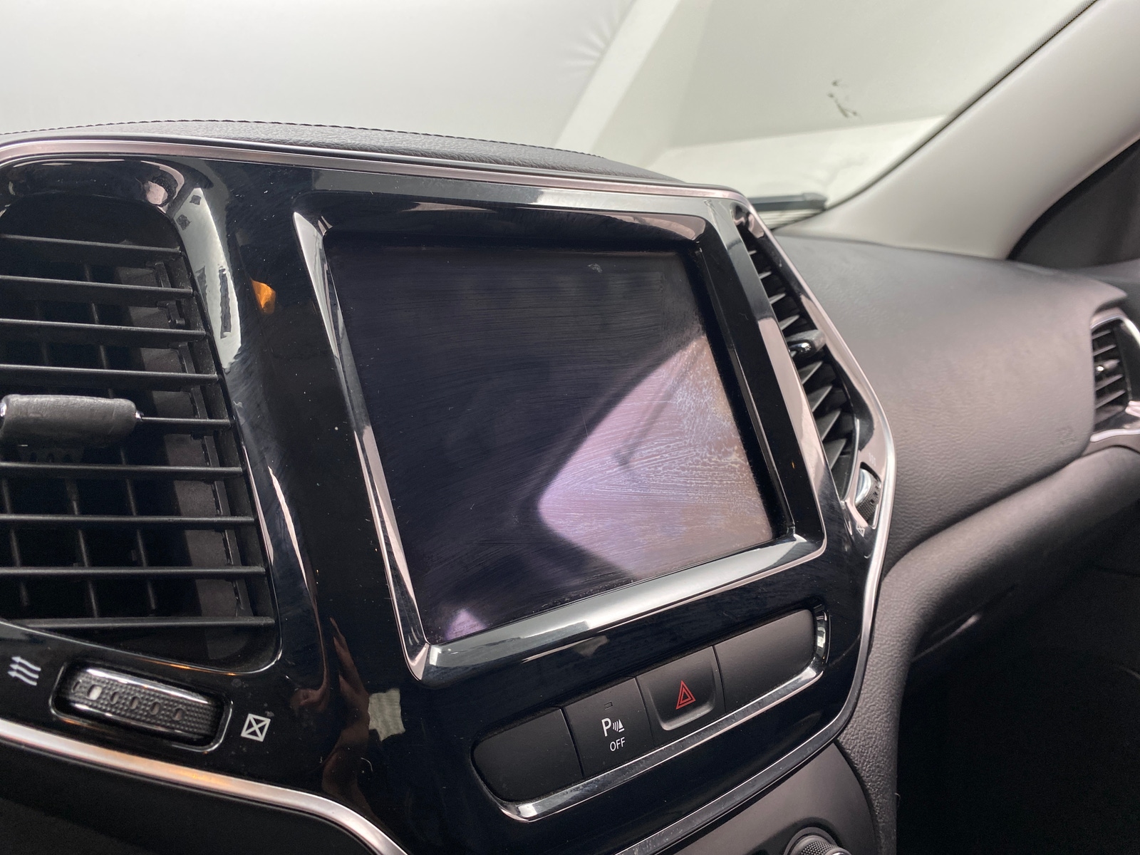 Thumbnail: 2019 Jeep Cherokee - 4